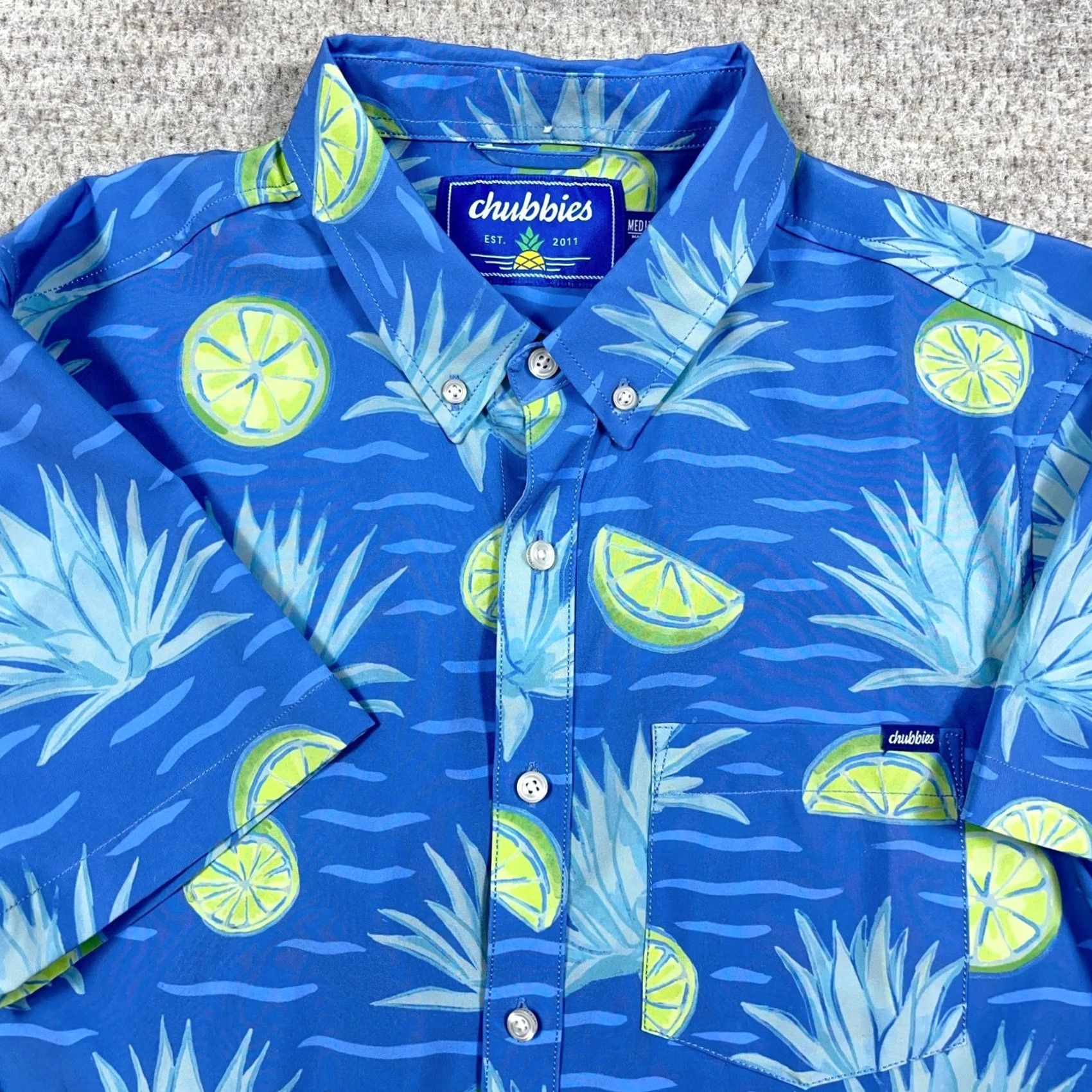 Chubbies Chubbies Shirt Medium Blue Hawaiian Camp Button Up Lemon Kiwi Print Hula Men Size US M / EU 48-50 / 2 - 2 Thumbnail