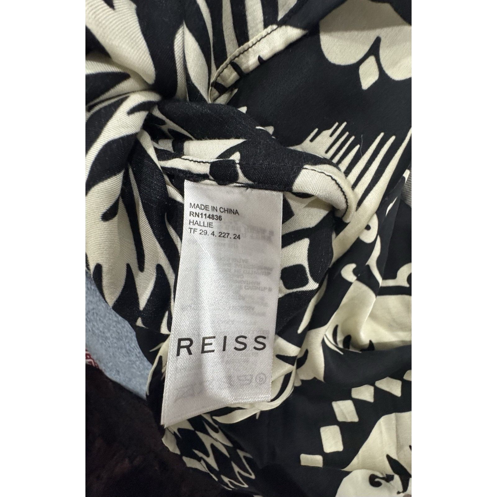 Reiss REISS Hallie Printed Halter Neck Maxi Dress in Black/White Size S / US 4 / IT 40 - 8 Thumbnail