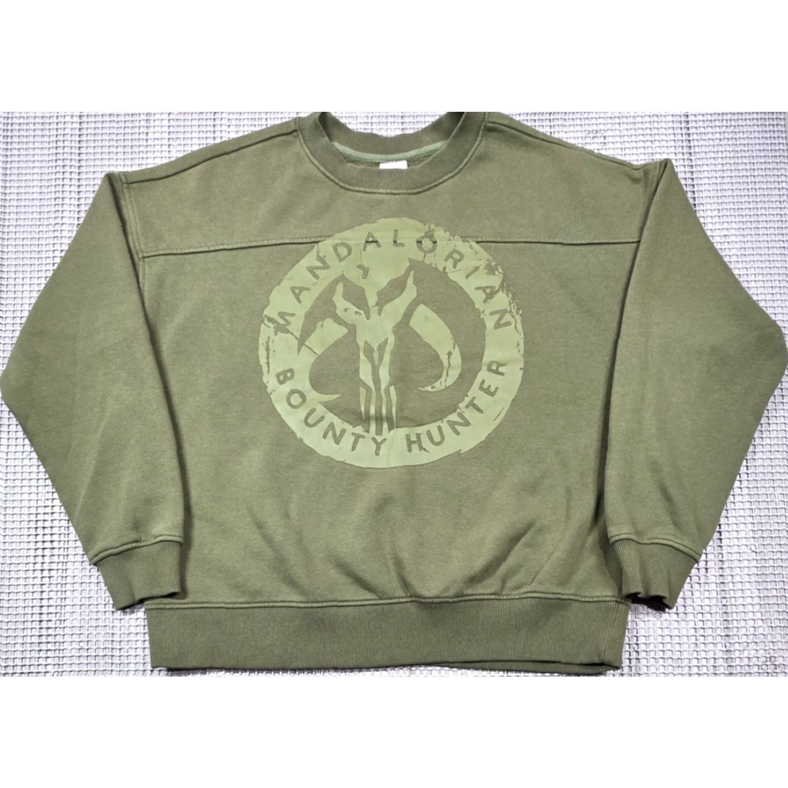 Disney Disney Mandalorian Sweatshirt Green Star Wars Bounty Hunter Mens M Crewneck Size US M / EU 48-50 / 2 - 2 Thumbnail