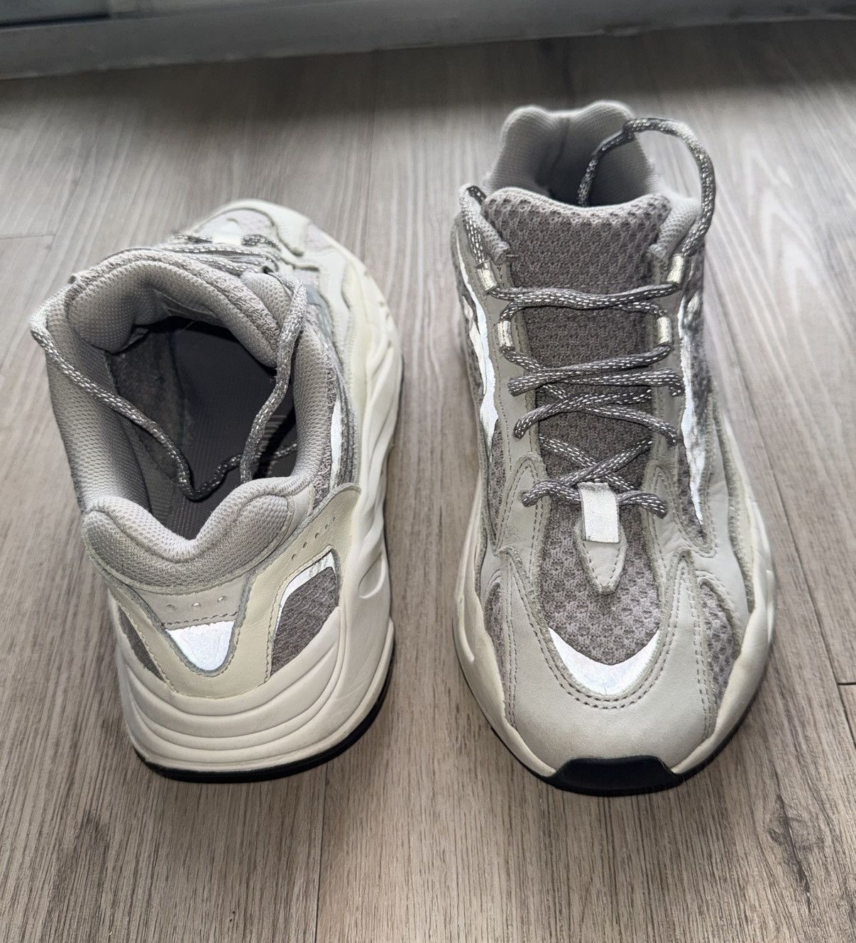 Yeezy Yeezy Boost 700 V2 Static Size US 8 / EU 41 - 4 Thumbnail