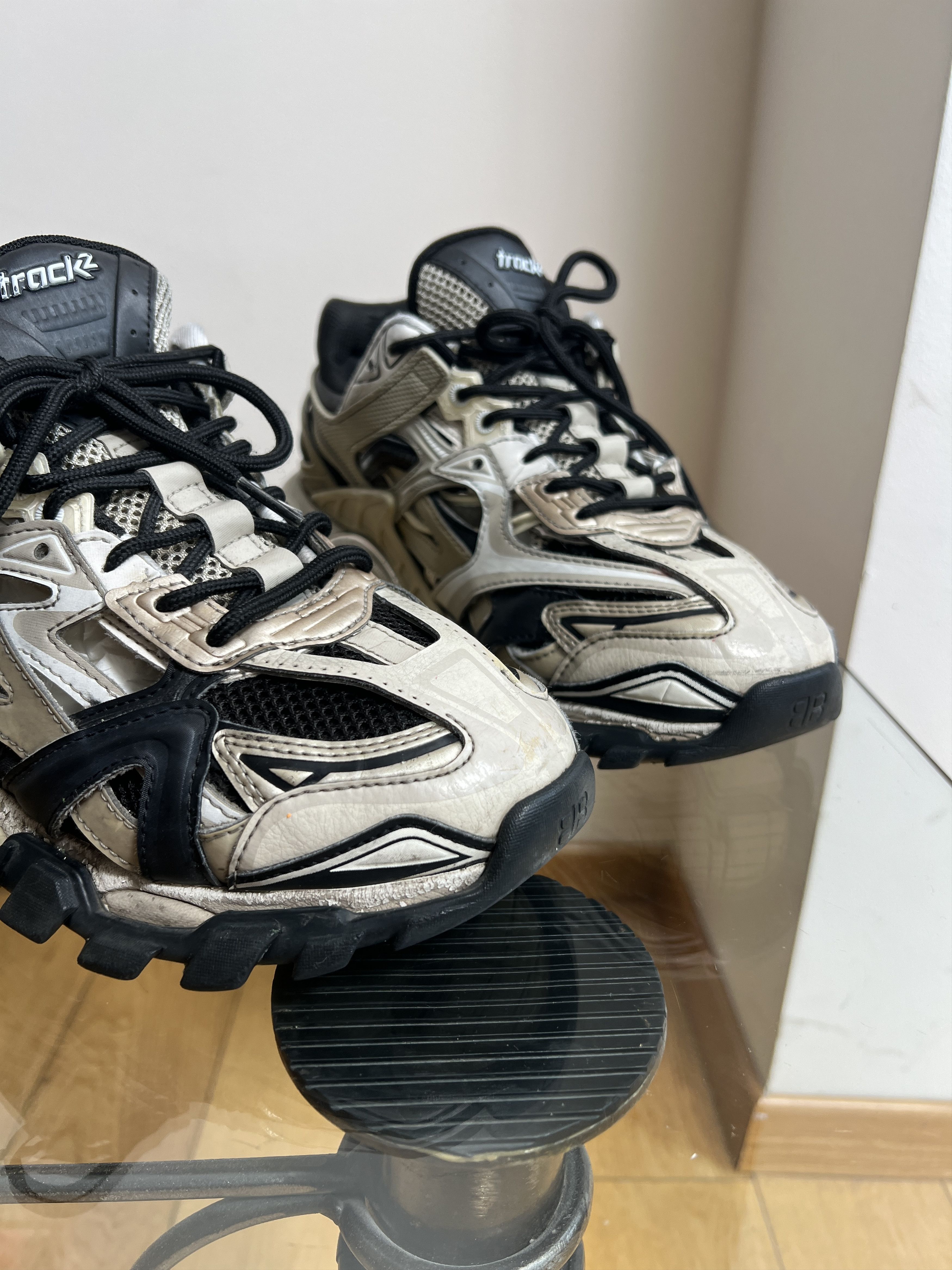 Balenciaga TRACK.2 BEIGE SZ EU 41 Size US 8 / EU 41 - 4 Thumbnail