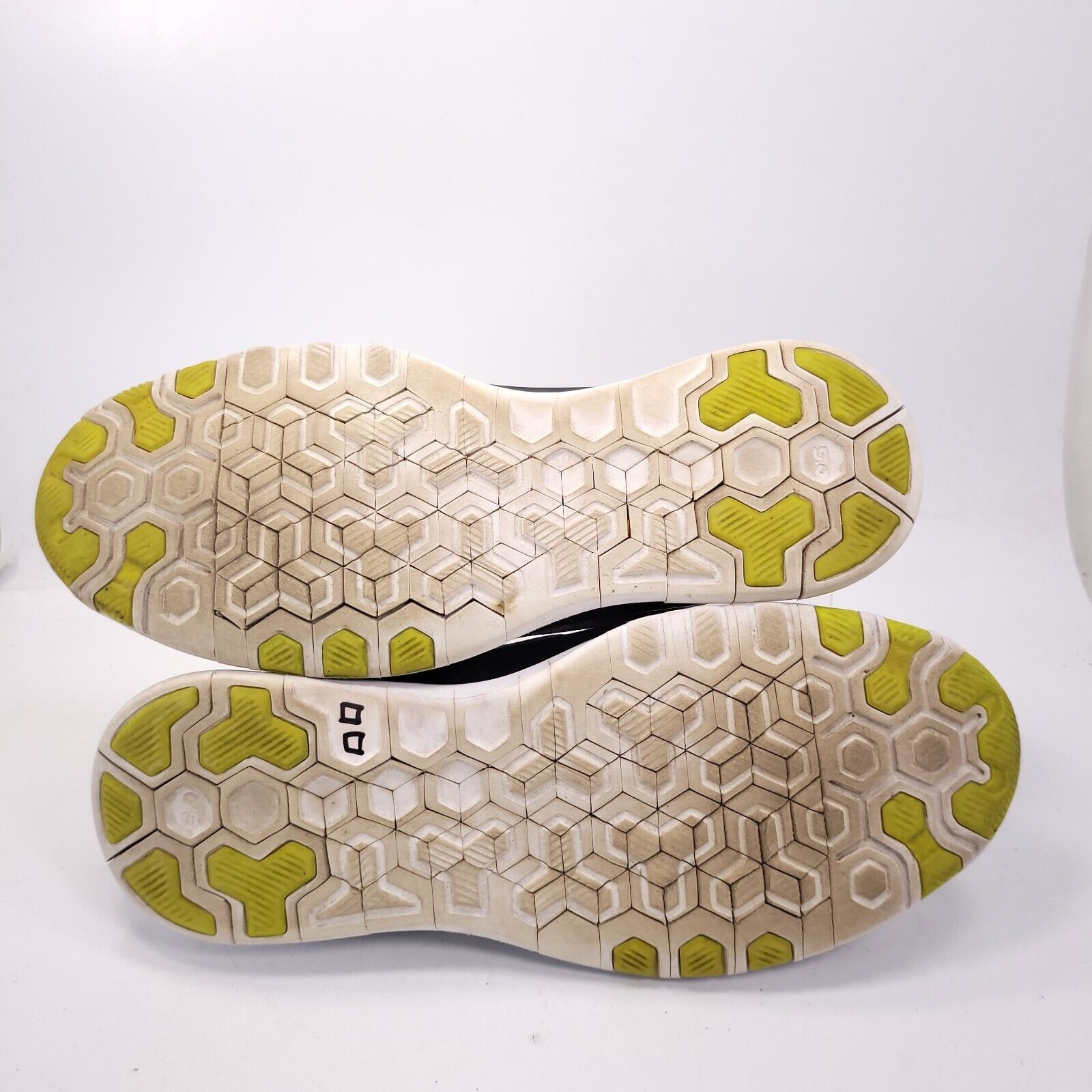 Nike Nike Free TR Fit 5 Shoe Womens Size 9 704695-014 Black White Size US 9 / IT 39 - 7 Thumbnail