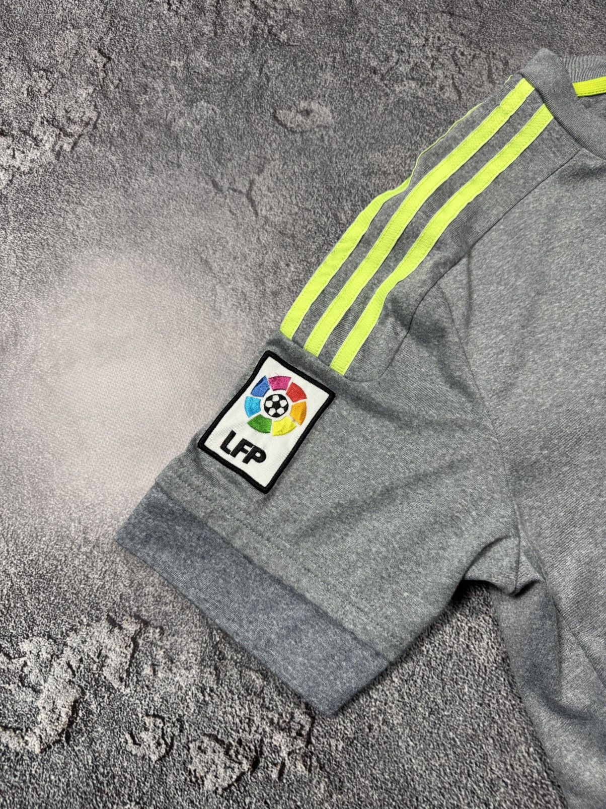 Adidas Adidas Real Madrid 2015/16 Away Jersey Size US S / EU 44-46 / 1 - 2 Thumbnail