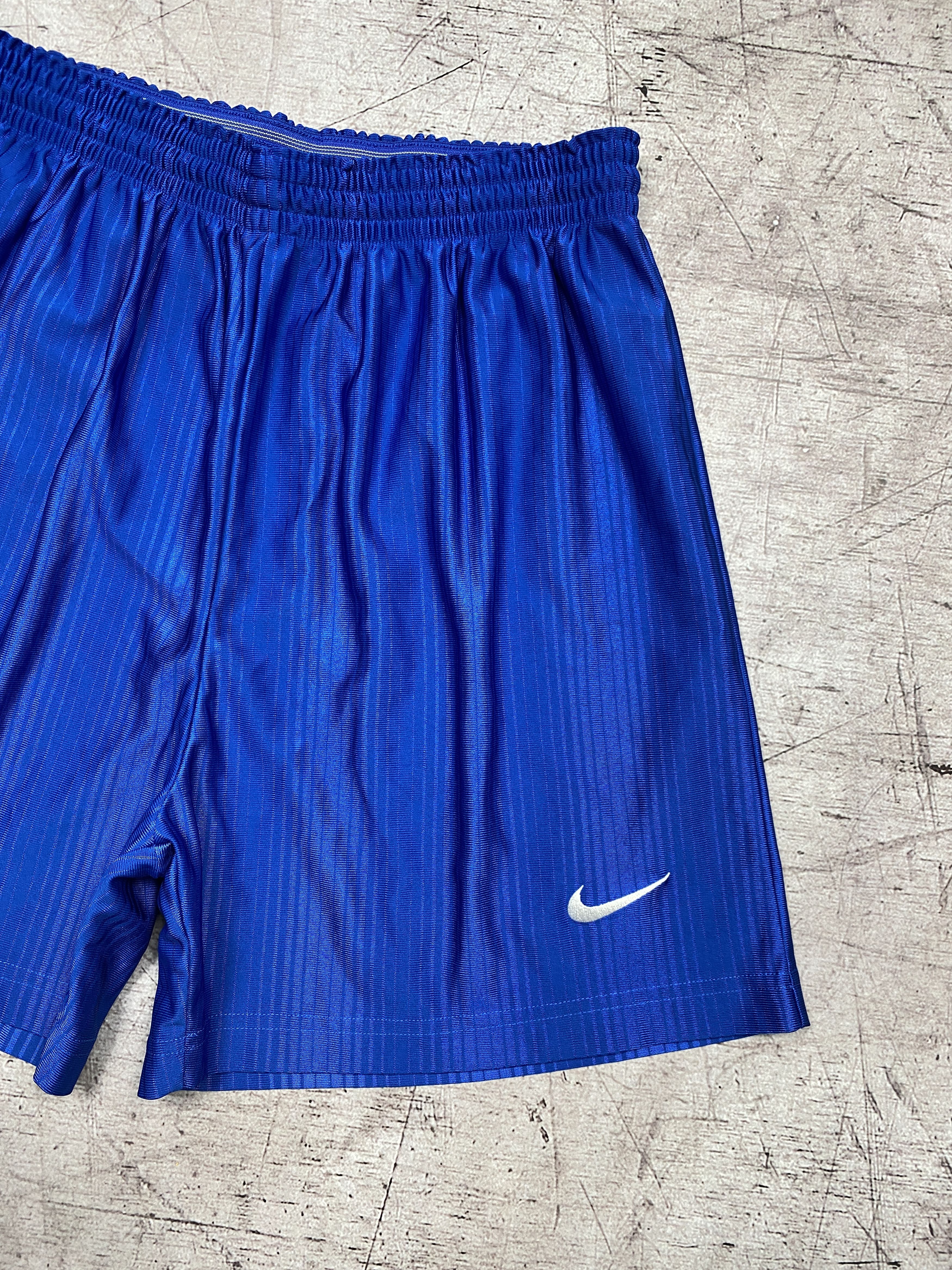 Nike Nike Vintage Mens Shorts Size US 34 / EU 50 - 2 Thumbnail