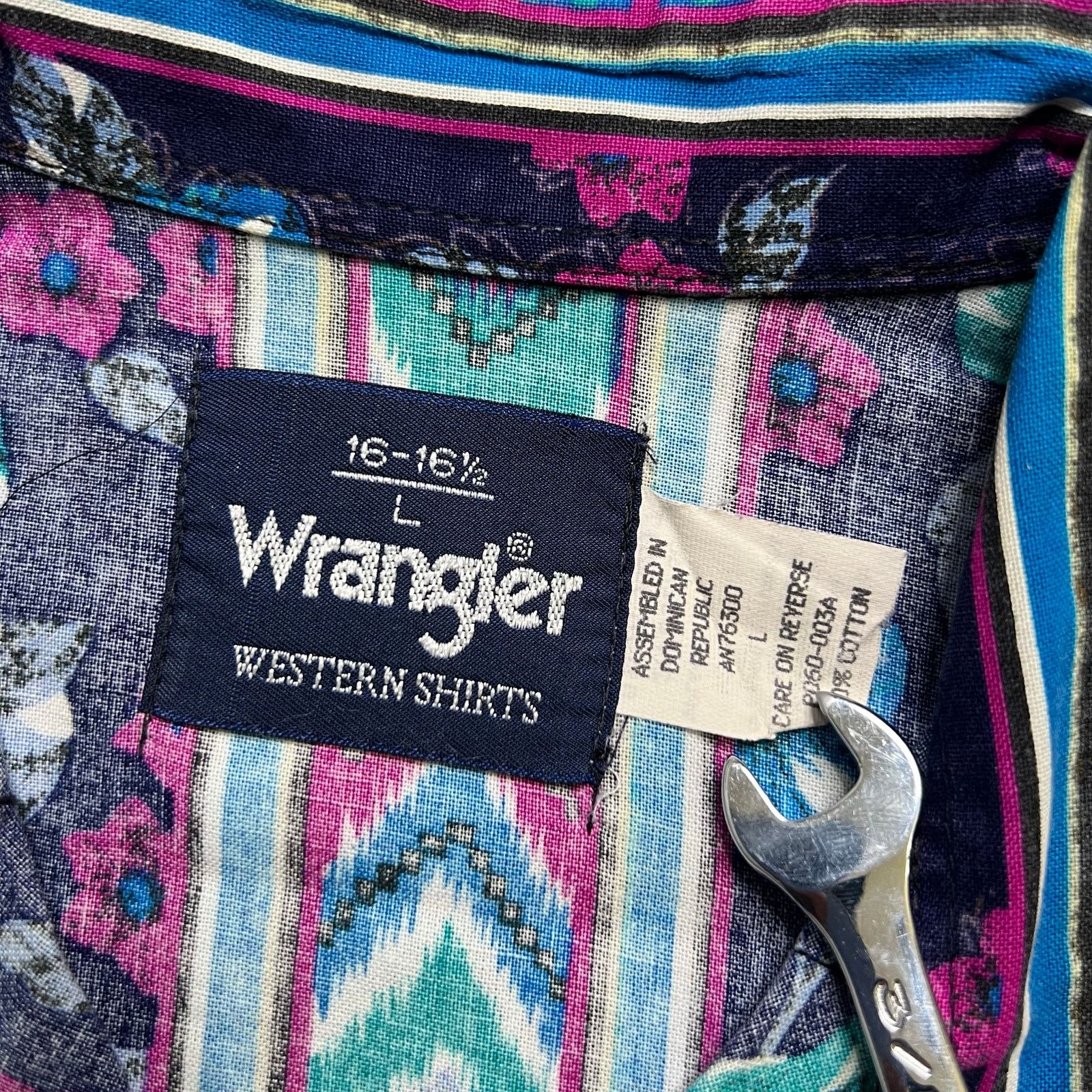 Wrangler Vintage Wrangler Western Shirt Floral Aztec Stripe size L Size US L / EU 52-54 / 3 - 3 Thumbnail