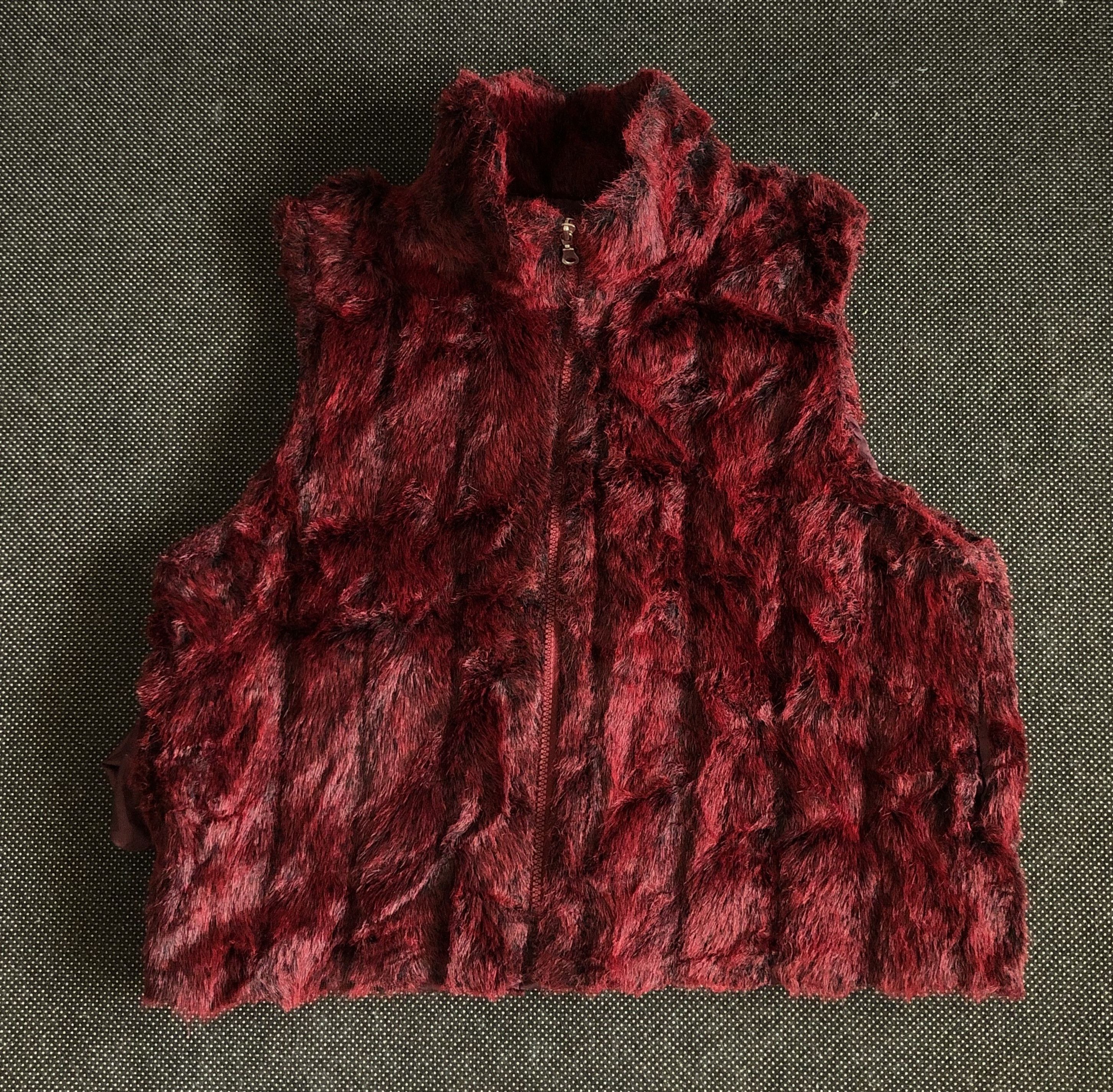 Japanese Brand VINTAGE CUSTOM UNBRAND JAPAN FAUX FUR RED VELVET ZIP VEST Size M / US 6-8 / IT 42-44 - 1 Thumbnail
