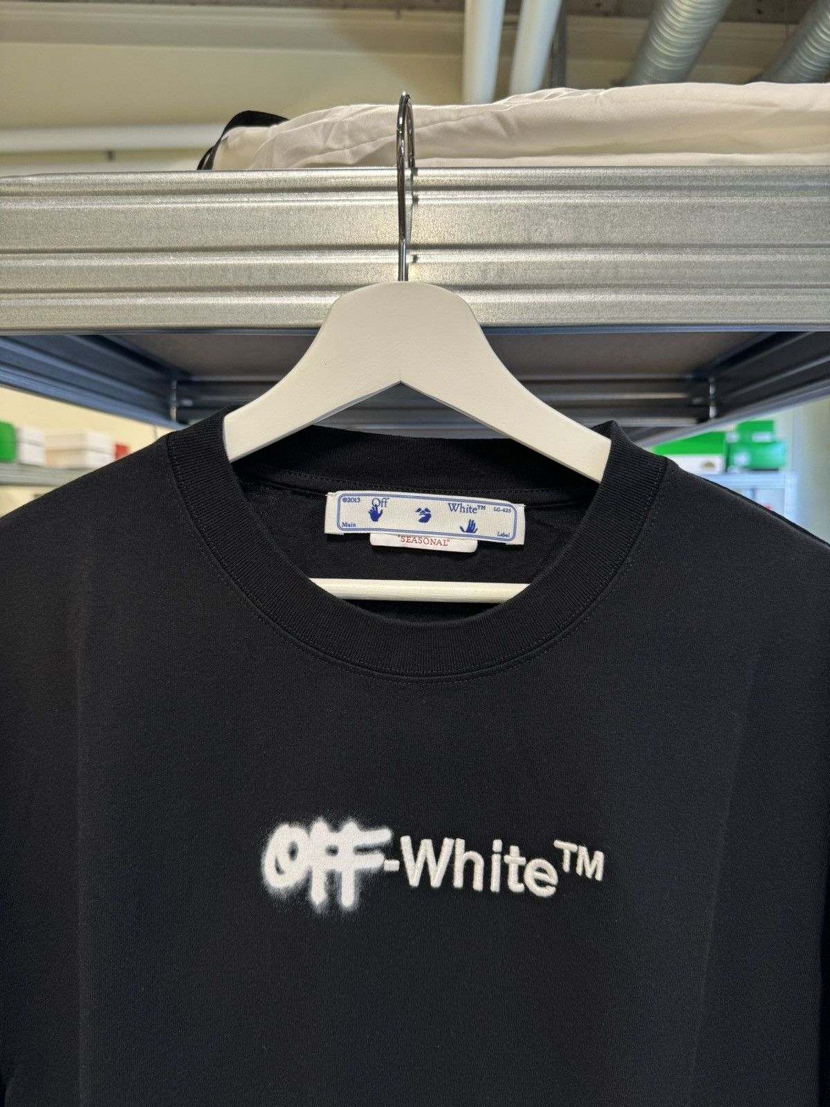 Off-White Off-White Spray Helvetica Embroidery T-shirt NEW 500$ Retail Size US M / EU 48-50 / 2 - 2 Thumbnail
