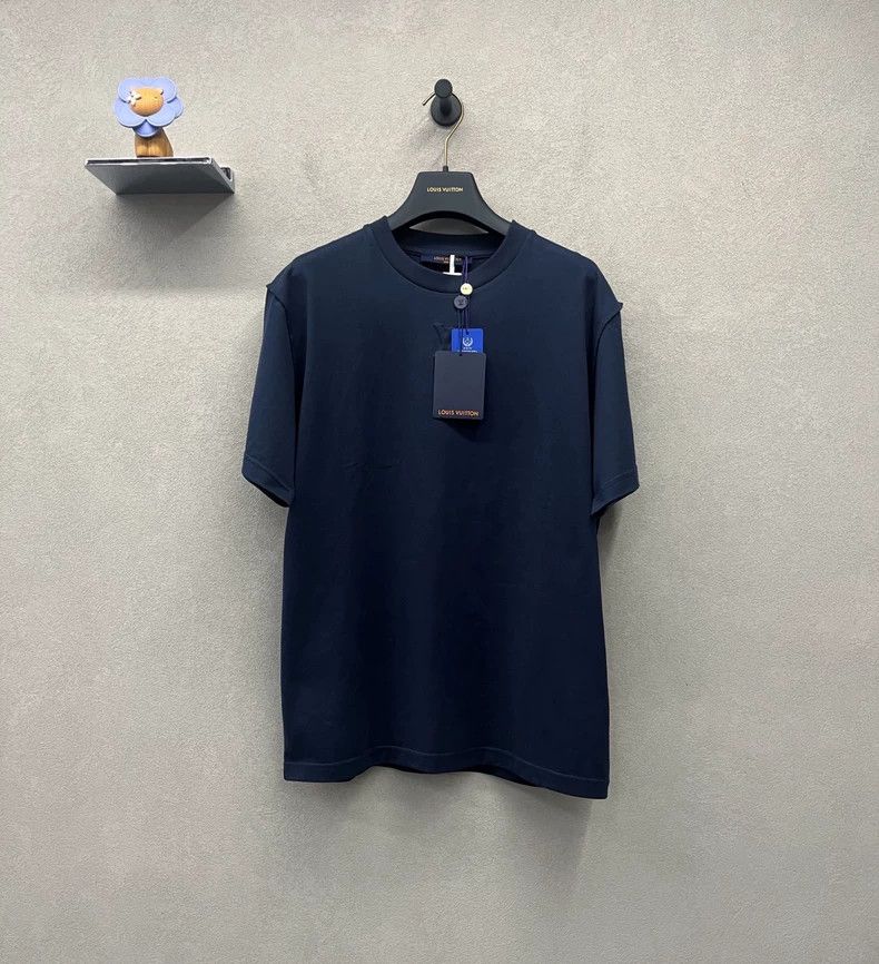 Louis Vuitton Louis Vuitton Logo Crew Neck T-Shirt Size US M / EU 48-50 / 2 - 1 Thumbnail