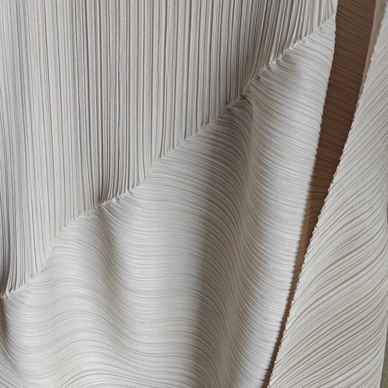 Issey Miyake Issey Miyake size:5 Off-white irregular pleated skirt Size 31" - 2 Thumbnail
