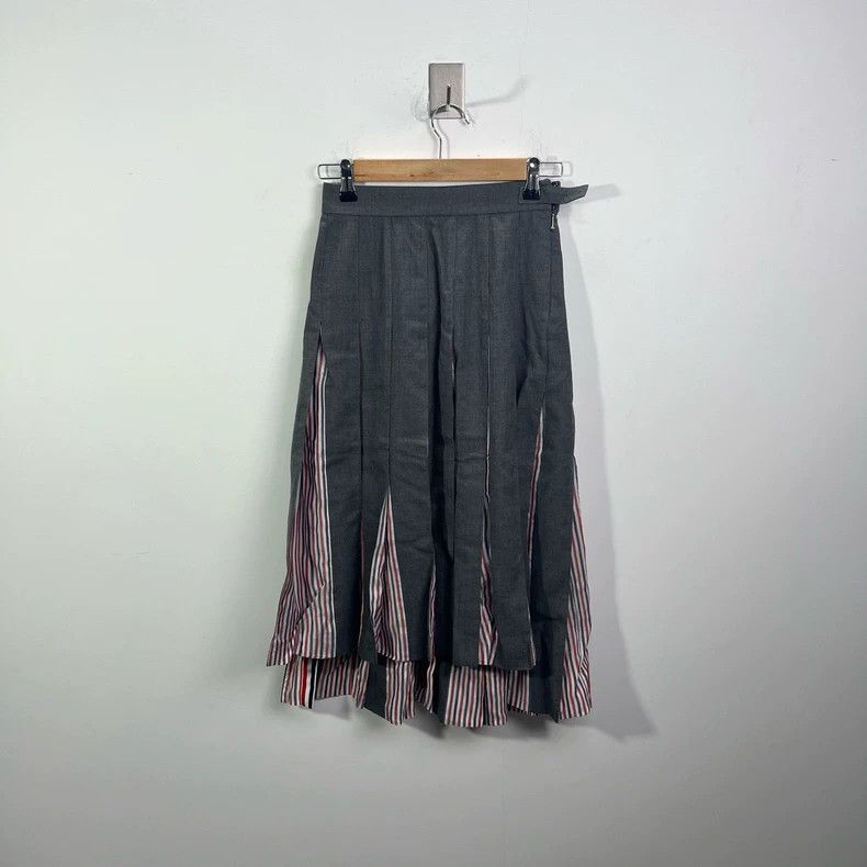 Thom Browne THOM BROWNE Academic Women's Knit Skirt 2502-Nextarrow Size 39" - 1 Thumbnail