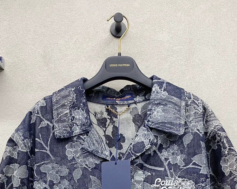 Louis Vuitton Louis Vuitton 24 floral floral print short sleeves 2503-Nex Size US M / EU 48-50 / 2 - 4 Thumbnail