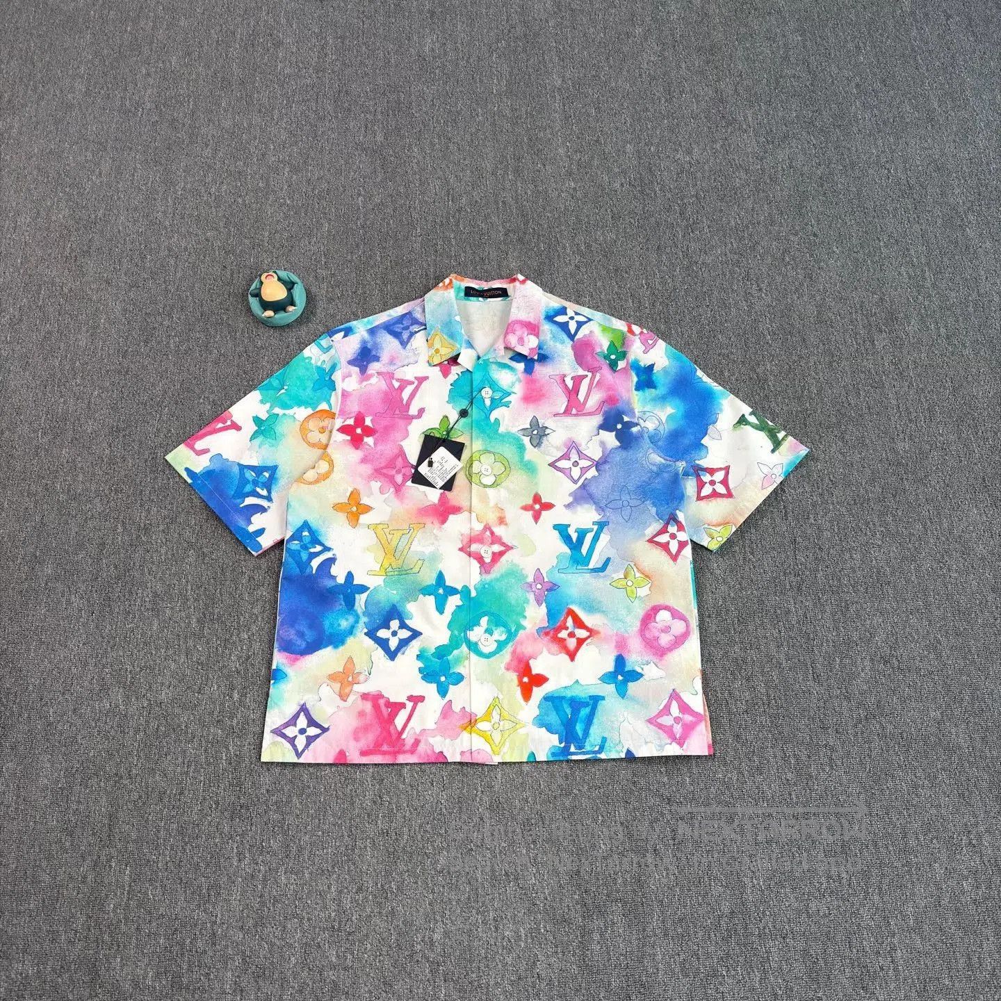 Louis Vuitton LV Watercolor Print Short Sleeve Shirt. Size US XL / EU 56 / 4 - 1 Thumbnail
