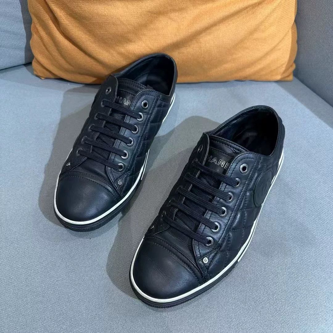 Chanel Chanel Black Lowtop Sneakers us_6 Women Size US 6 / IT 36 - 1 Thumbnail