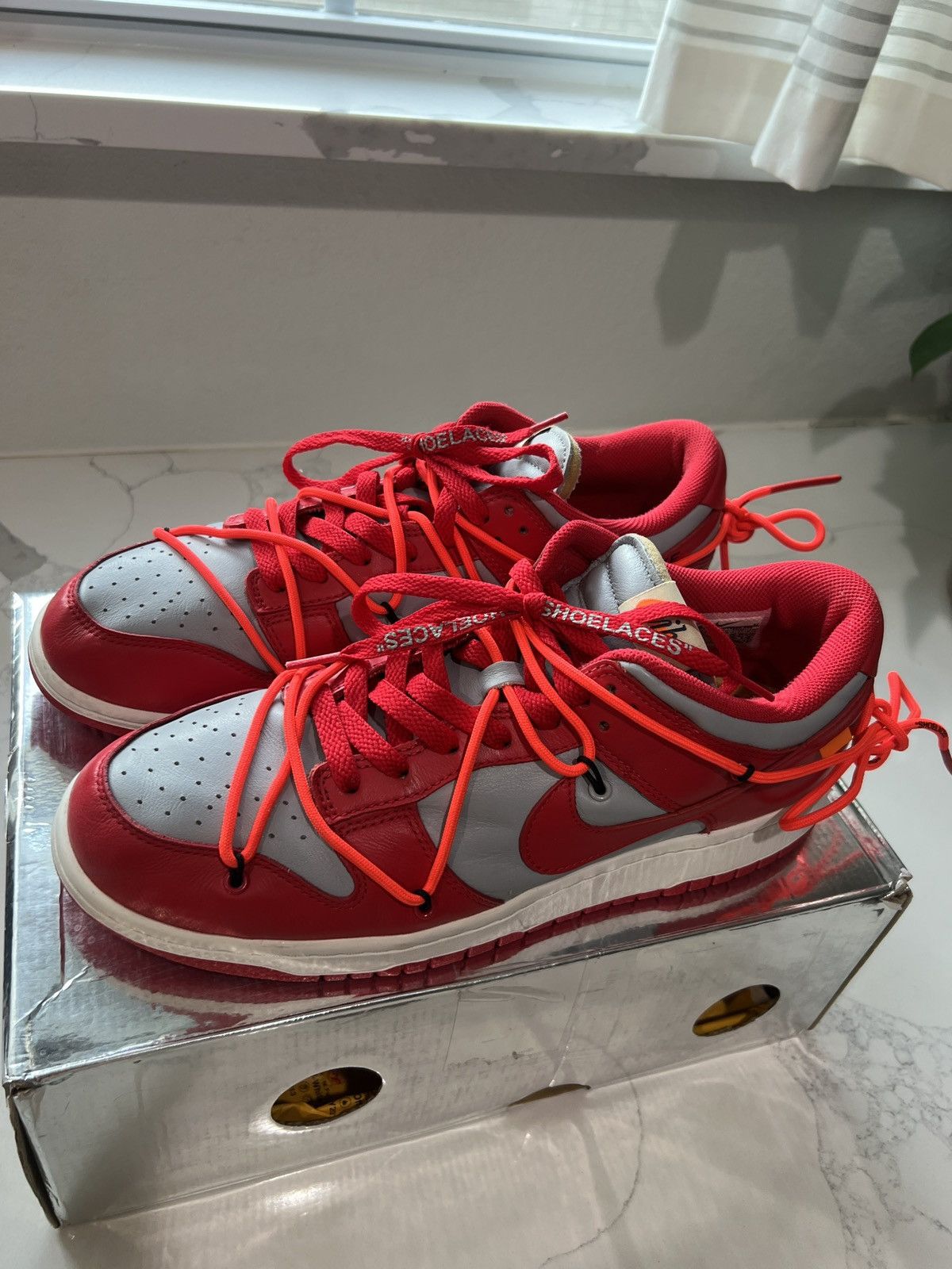 Nike dunk low off white university red