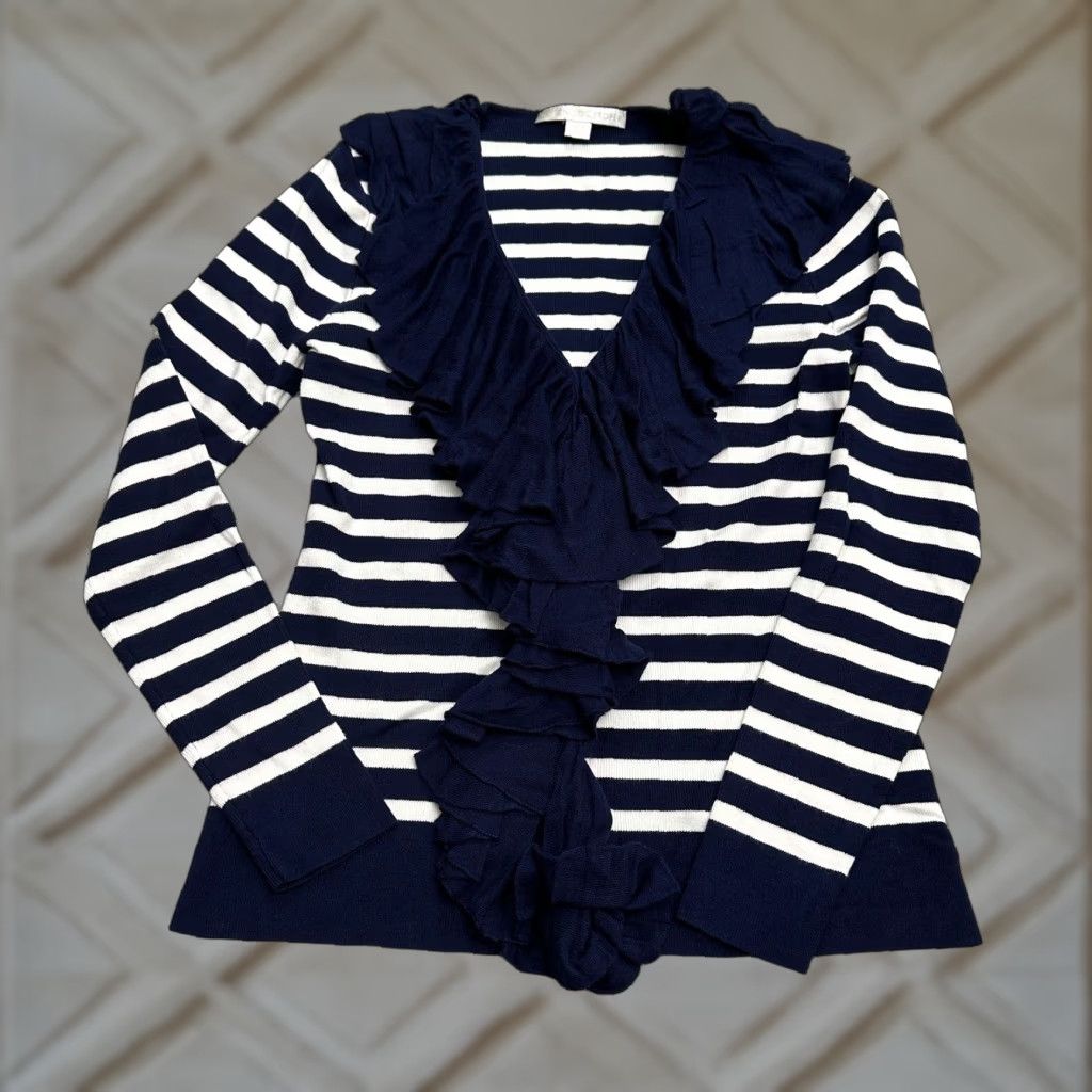Boston Proper VINTAGE? No — Boston Proper Striped Knit V-Neck Sweater Women’s Small Blue White Pullover Knit Ruffle Accents Casual Women 2020s Size S / US 4 / IT 40 - 1 Thumbnail