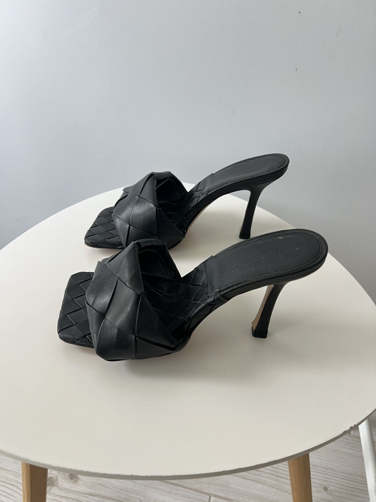 Bottega Veneta Bottega Veneta Lido Mules Black Size 7/37 Size US 7 / IT 37 - 8 Thumbnail