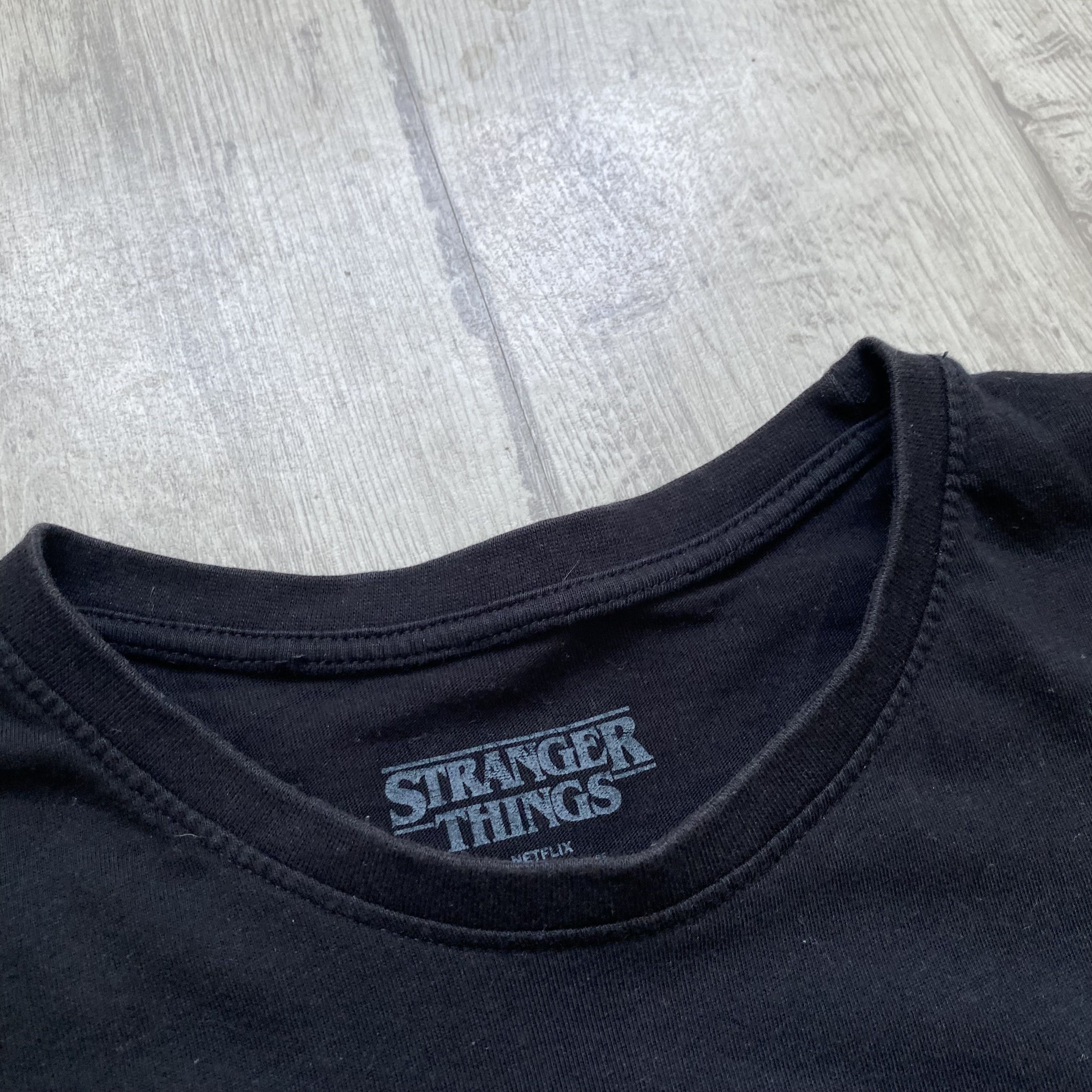 Expert Horror 🎞️ Movie Stranger Things big Logo tee Netflix Size US M / EU 48-50 / 2 - 4 Thumbnail