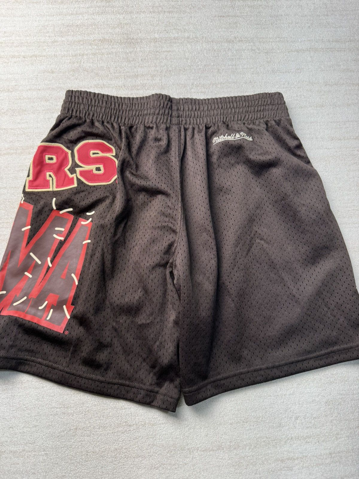 Mitchell & Ness × Travis Scott University of Oklahoma basketball shorts Size US 30 / EU 46 - 5 Thumbnail