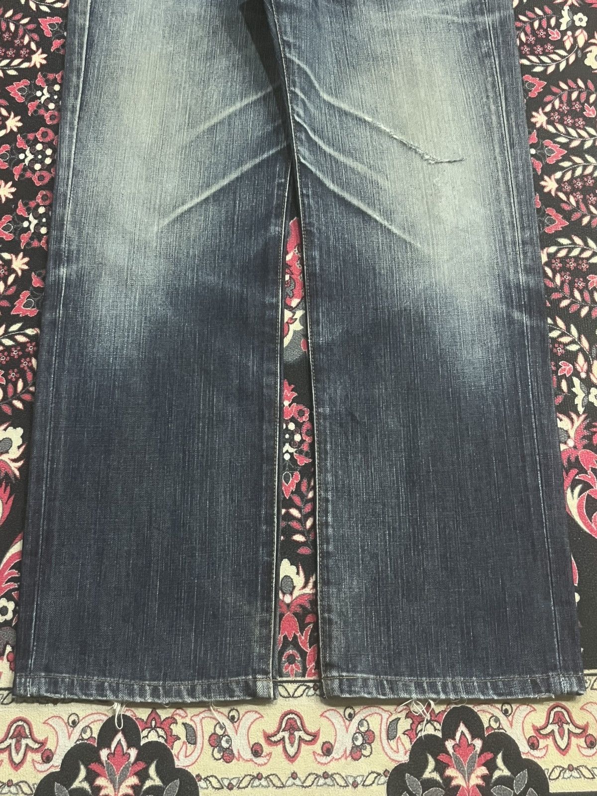 Edwin Edwin 503ZZ Dark Blue Faded Whisker Ripped Straight Leg Jean Size US 31 - 10 Thumbnail