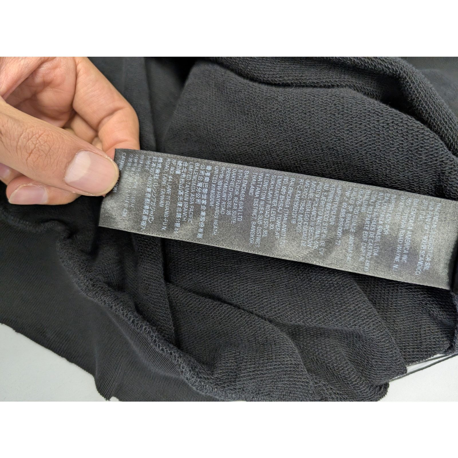 Balenciaga o1rshd1 No Pocket Large Fit Hoodie in Washed Black Size US L / EU 52-54 / 3 - 16 Thumbnail