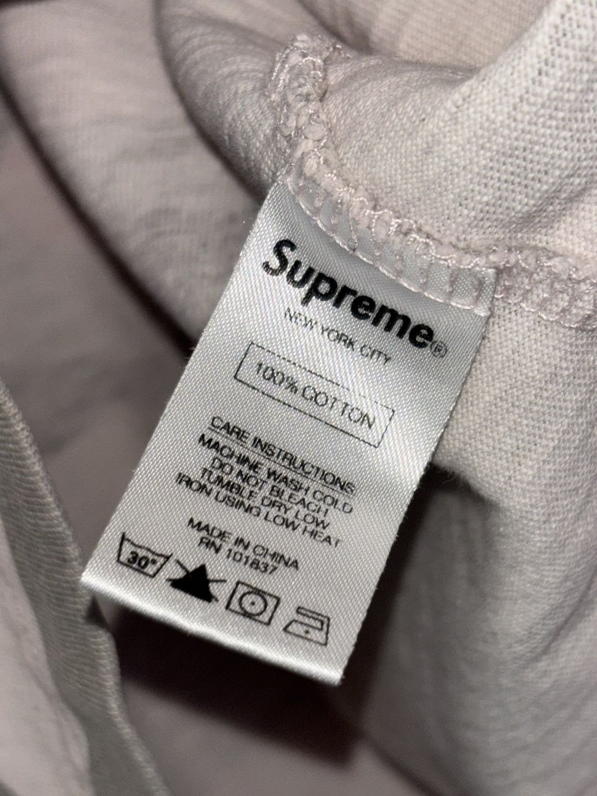 Supreme Supreme stacked logo Size US L / EU 52-54 / 3 - 5 Thumbnail