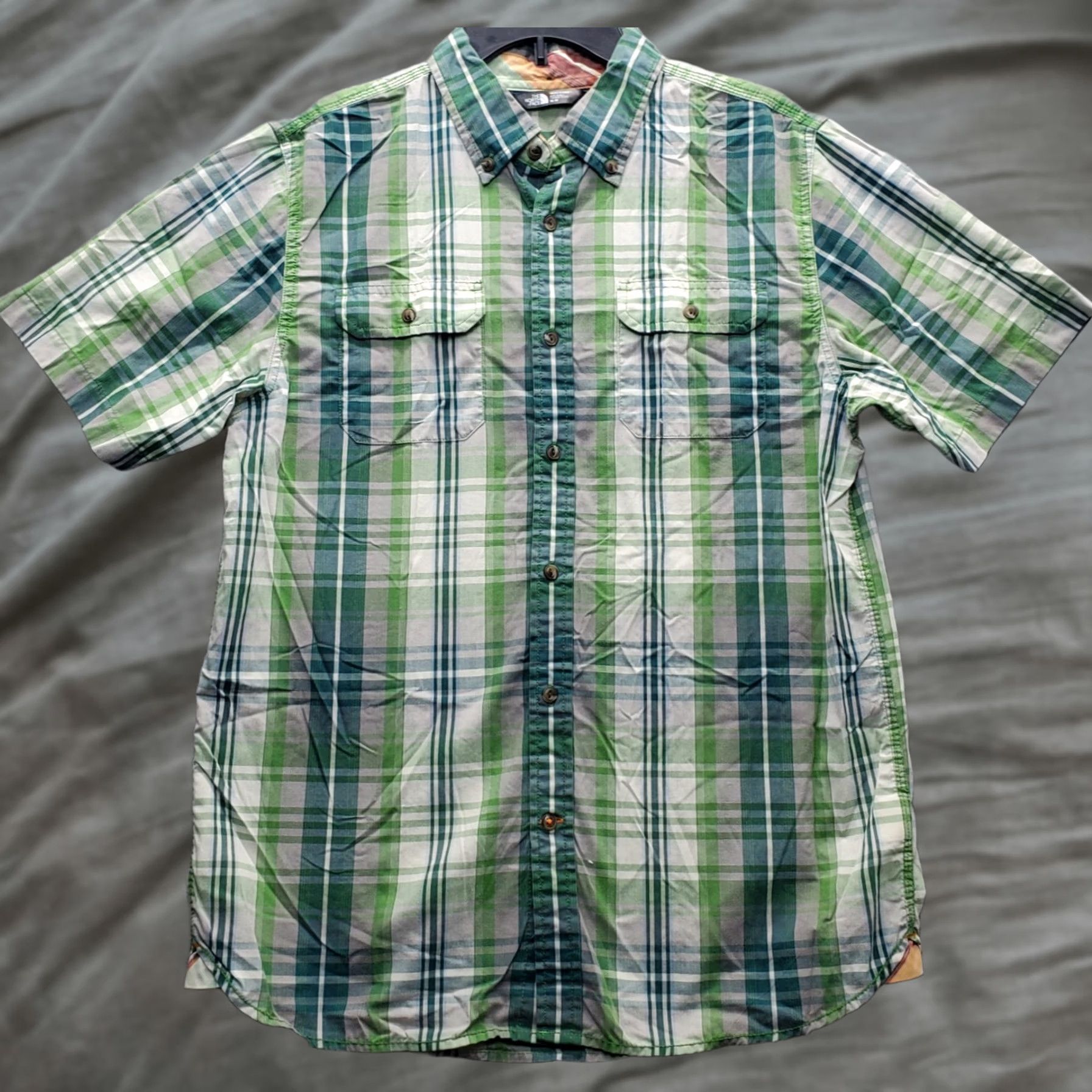 The North Face The North Face Shirt Mens Large Wash & Wear Short Sleeve Button Down Size US M / EU 48-50 / 2 - 1 Thumbnail