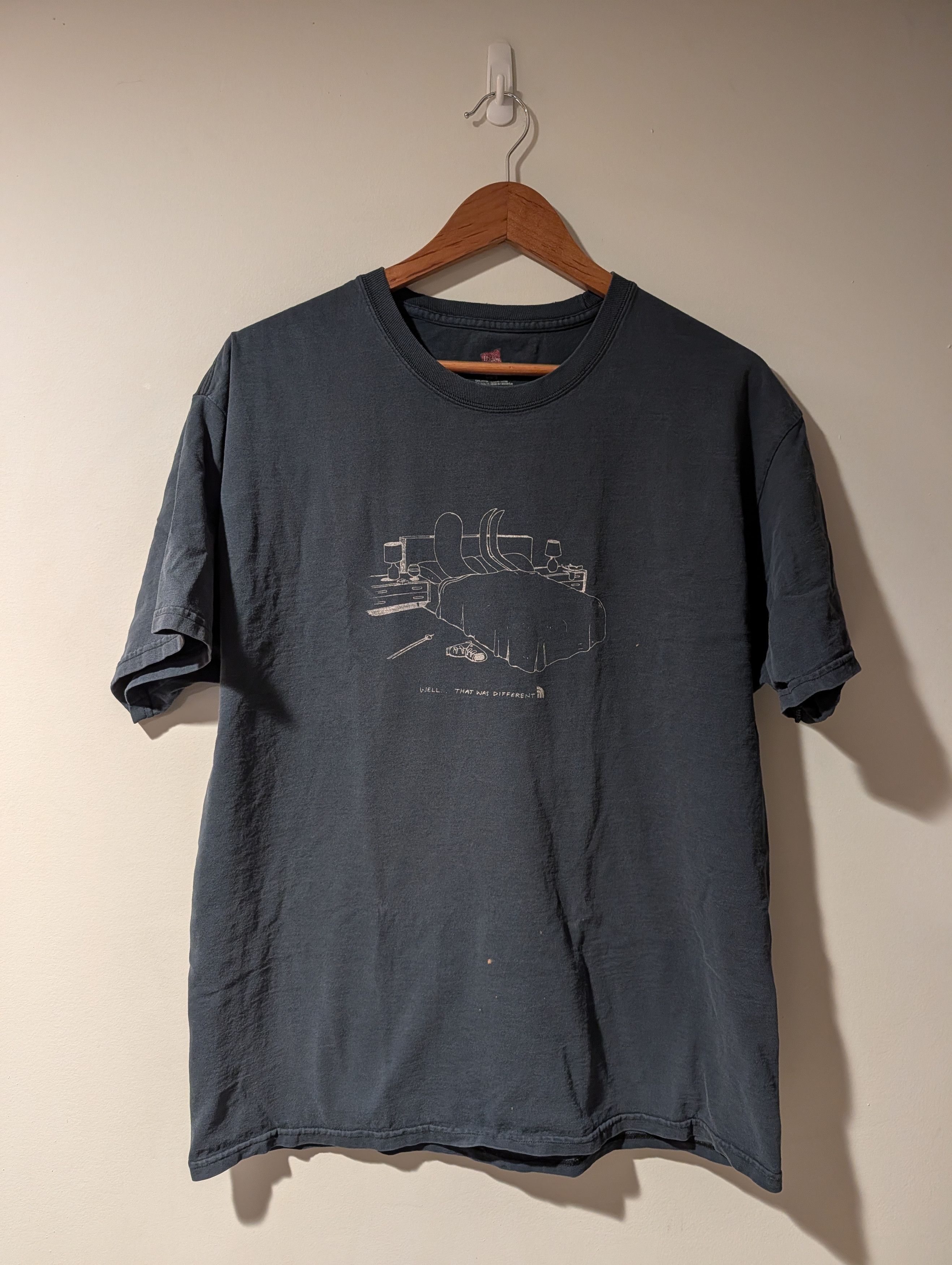 The North Face Vintage The North Face Never Stop Exploring Tech T-Shirt Size US L / EU 52-54 / 3 - 1 Thumbnail