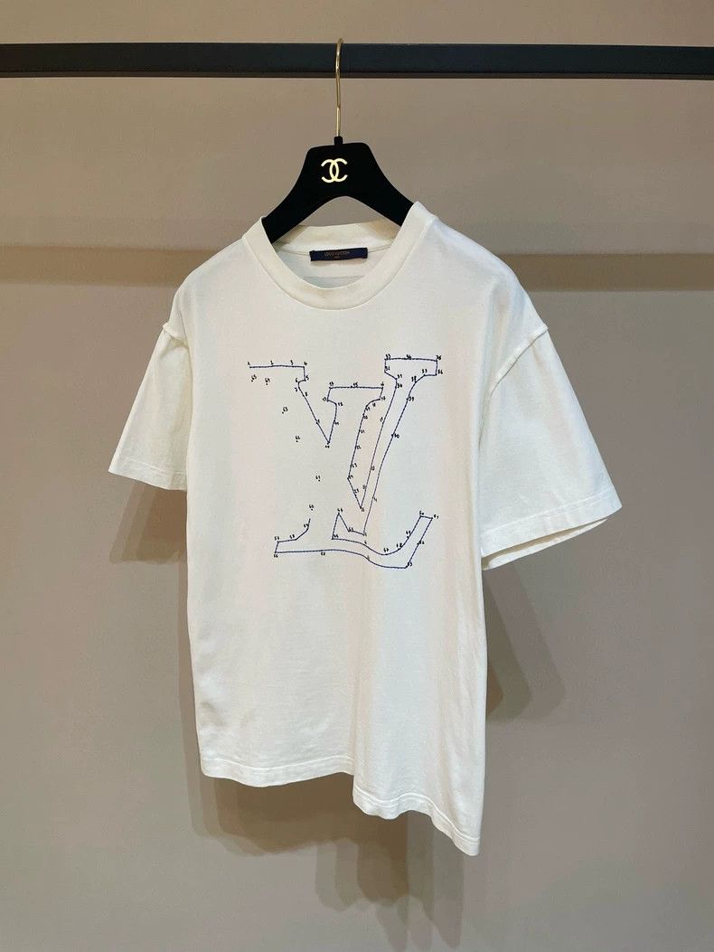 Louis Vuitton LOUIS VUITTON Embroidered Lianliankan short sleeves 2504-Ne Size US XS / EU 42 / 0 - 3 Thumbnail