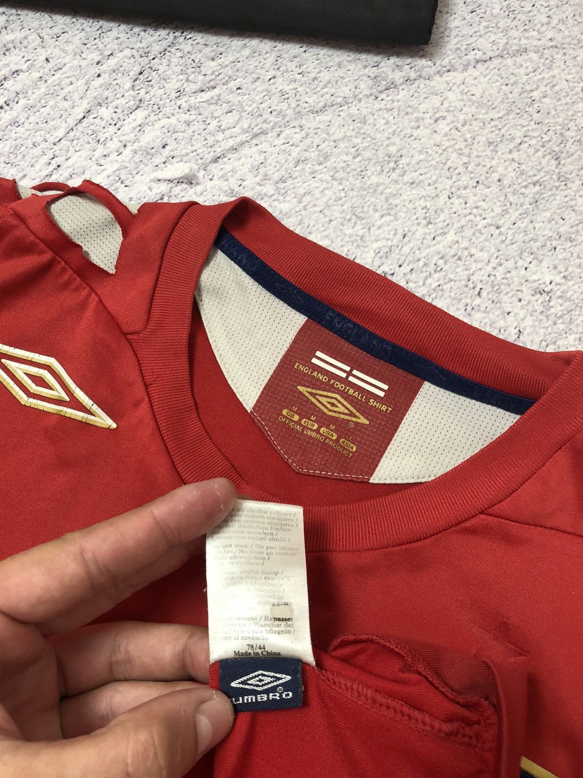 Umbro Men’s soccer jersey England 🏴󠁧󠁢󠁥󠁮󠁧󠁿 size M umbro Size US XL / EU 56 / 4 - 6 Thumbnail