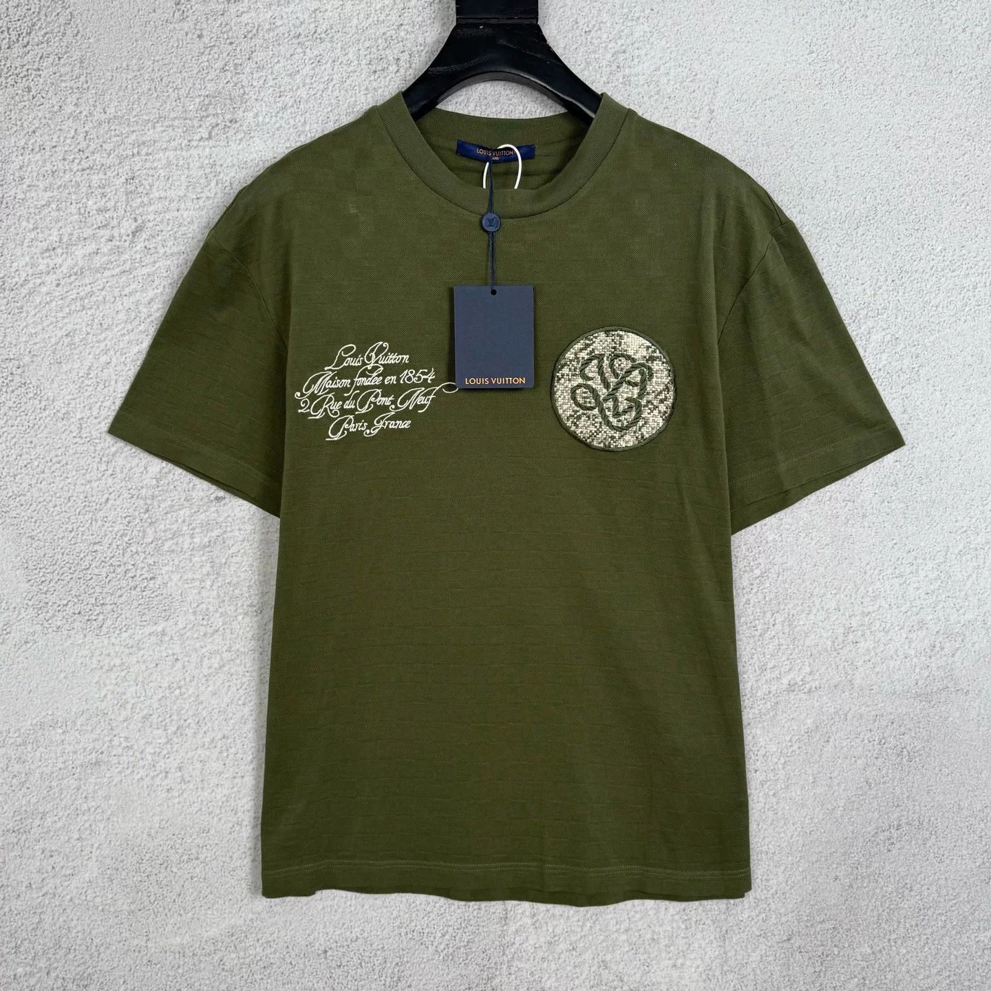 Louis Vuitton Louis Vuitton Embroidered Patch T-Shirt Size M Size US M / EU 48-50 / 2 - 1 Thumbnail