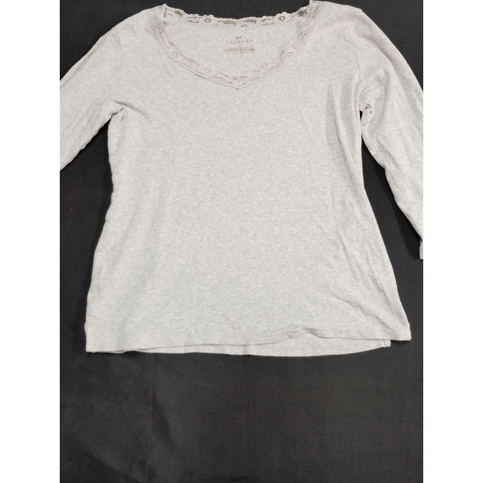 Talbots Talbots Light Gray Lace-Trim V-Neck Long Sleeve Tee Size XS / US 0-2 / IT 36-38 - 1 Thumbnail