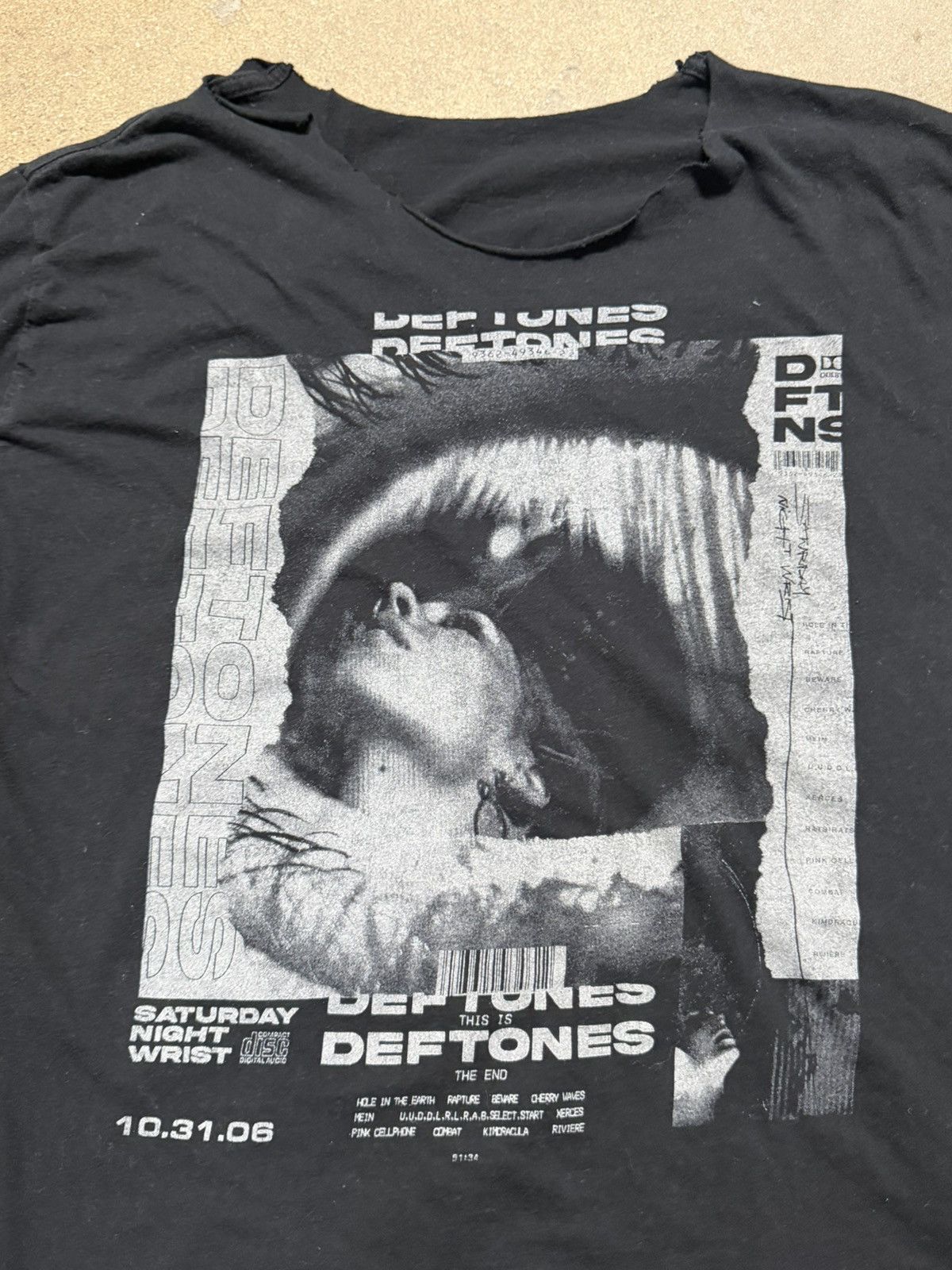 Band Tees Deftones saturday night wrist raw neckline t shirt Size US M / EU 48-50 / 2 - 2 Thumbnail