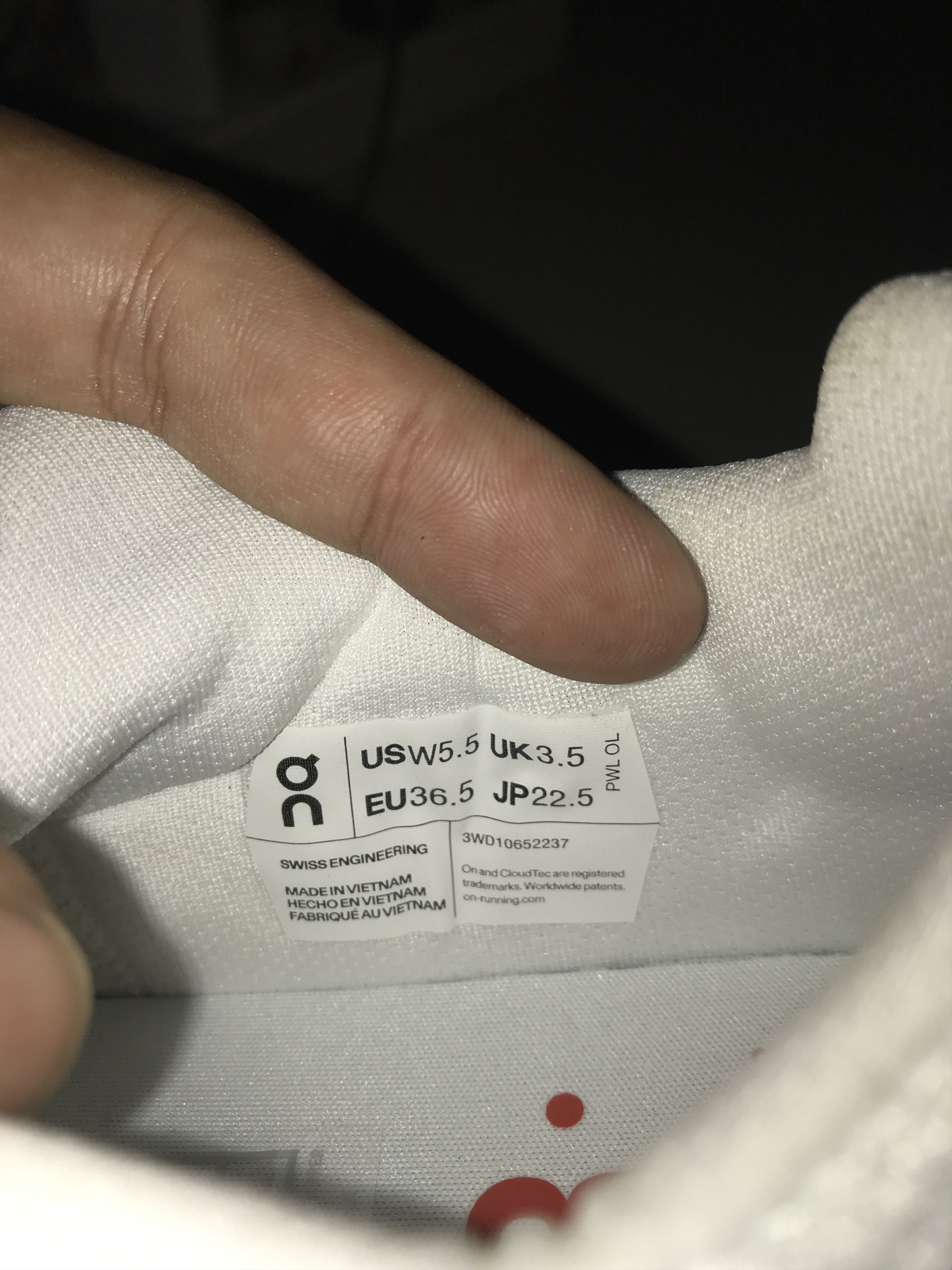 On On Cloud THE ROGER Advantage All White Bnwt Brand New Size US 5 / EU 37 - 17 Thumbnail