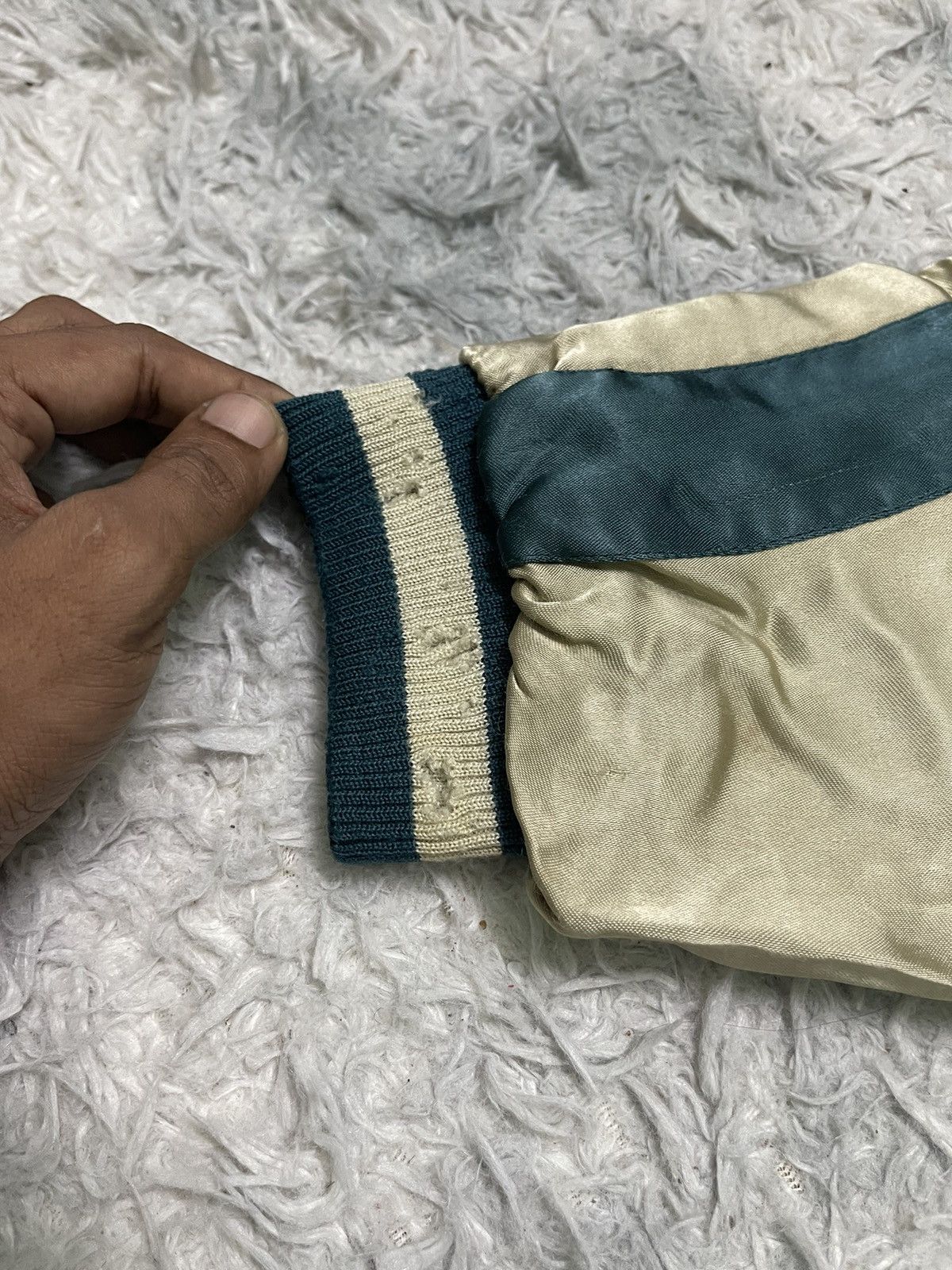 Toyo Enterprises VINTAGE SUKAJAN KOI FISH EMBROIDERED 💯 RAYON REVERSIBLE Size US L / EU 52-54 / 3 - 10 Thumbnail