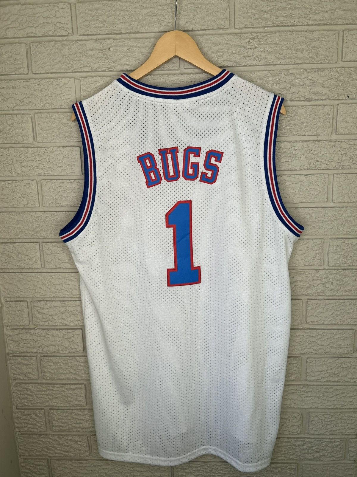Champion Vintage Champion TuneSquad Bugs Bunny Jersey Size US L / EU 52-54 / 3 - 7 Thumbnail