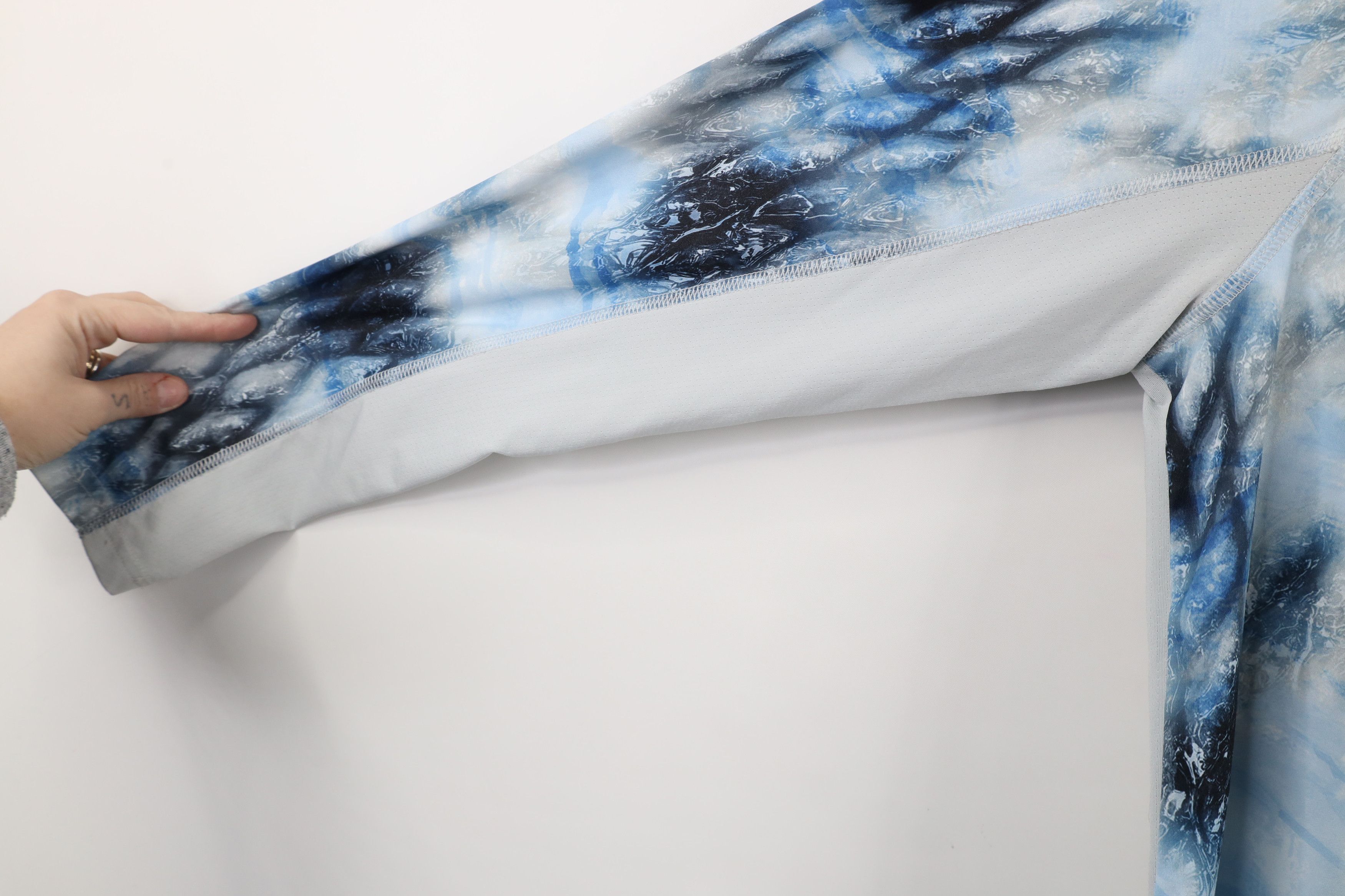 Under Armour × Vintage Under Armour Fishing Lightweight Camouflage Hoodie T-Shirt Size US L / EU 52-54 / 3 - 9 Thumbnail