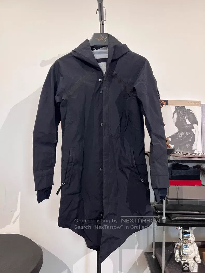 Boris Bidjan Saberi Boris Bidjan Saberi Longline waterproof jacket| Size US XS / EU 42 / 0 - 2 Thumbnail