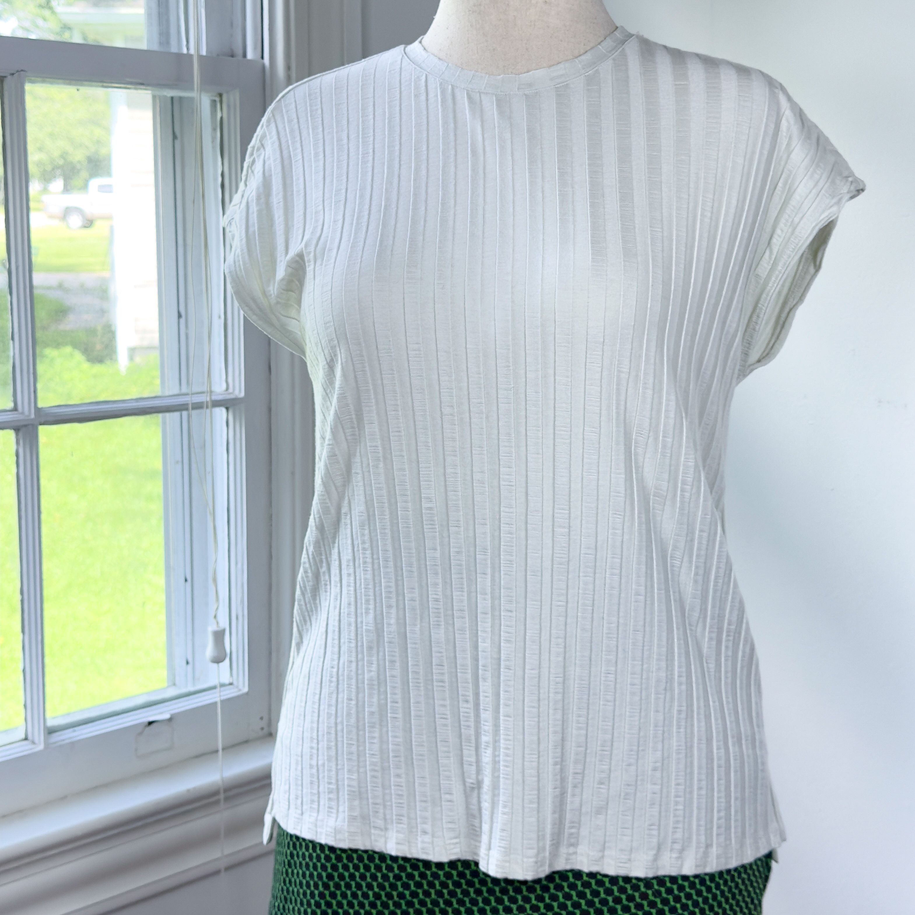 Eileen Fisher Eileen Fisher Wide Rib Stretch Ribbed Boxy White Top Small Size S / US 4 / IT 40 - 2 Thumbnail