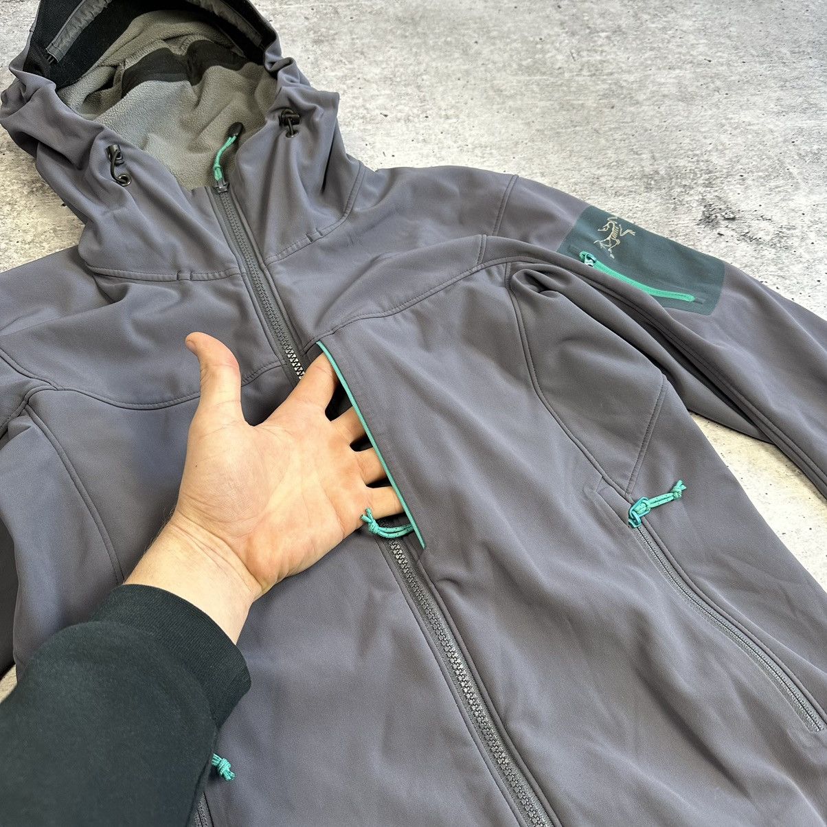 Arc'teryx × Vintage Arc'teryx Soft Shell Hooded Jacket Women's Size M Size M / US 6-8 / IT 42-44 - 10 Thumbnail