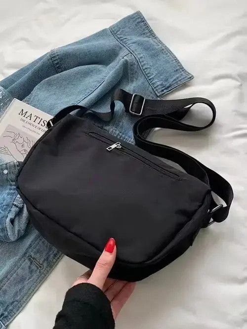 Japanese Brand × Vintage Black Y2K Crossbody Bag Size ONE SIZE - 2 Thumbnail