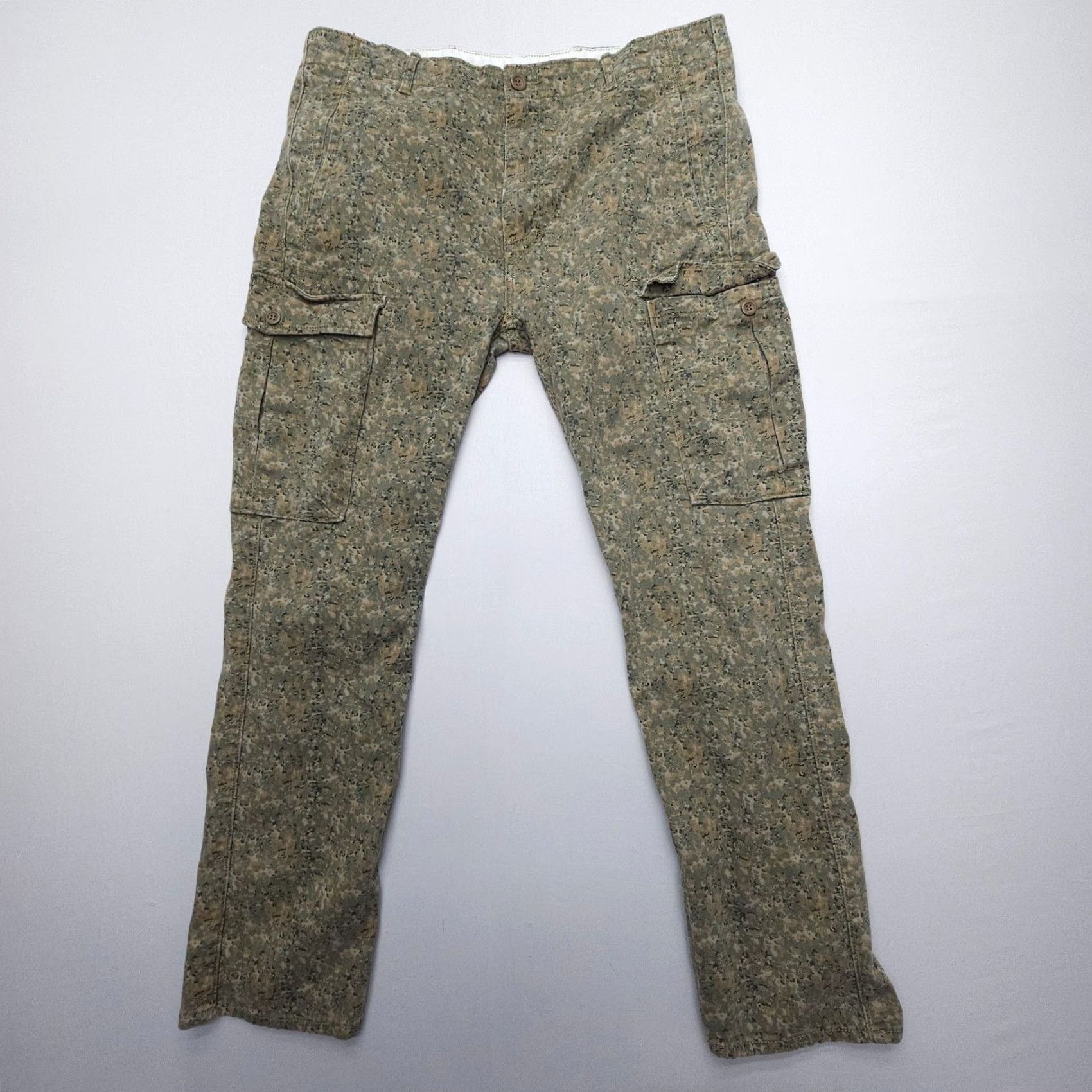 Levi's Levi's Slim Straight Cargo Pants Desert Camo Mens 36 x 32 (Actual 29" Ins) Twill Size US 36 / EU 52 - 2 Thumbnail