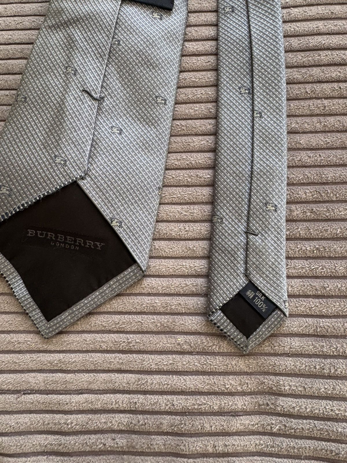 Burberry Burberry Logo Cravatte Silk Tie Casual Silver Deaigner Size ONE SIZE - 2 Thumbnail
