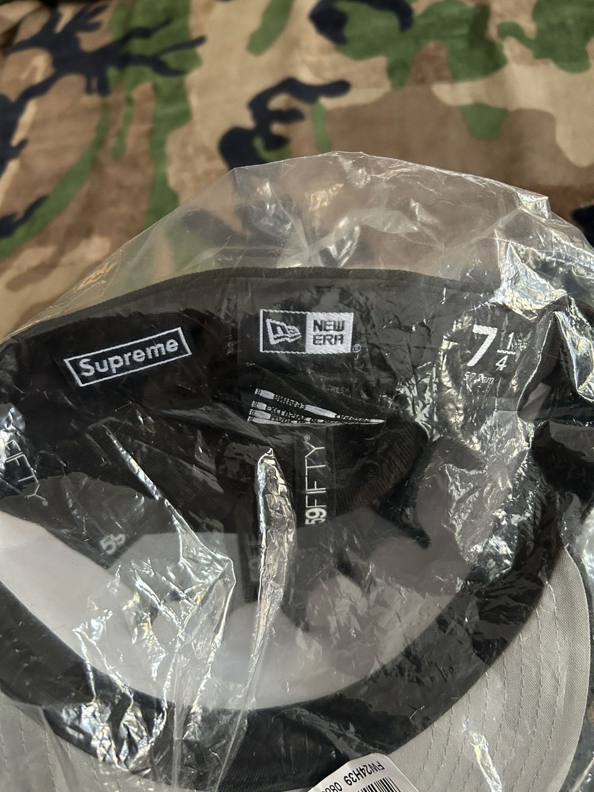 New Era × Supreme Supreme Screw Ball S Logo New Era Fitted Black 7 1/4 FW24 Size ONE SIZE - 8 Thumbnail