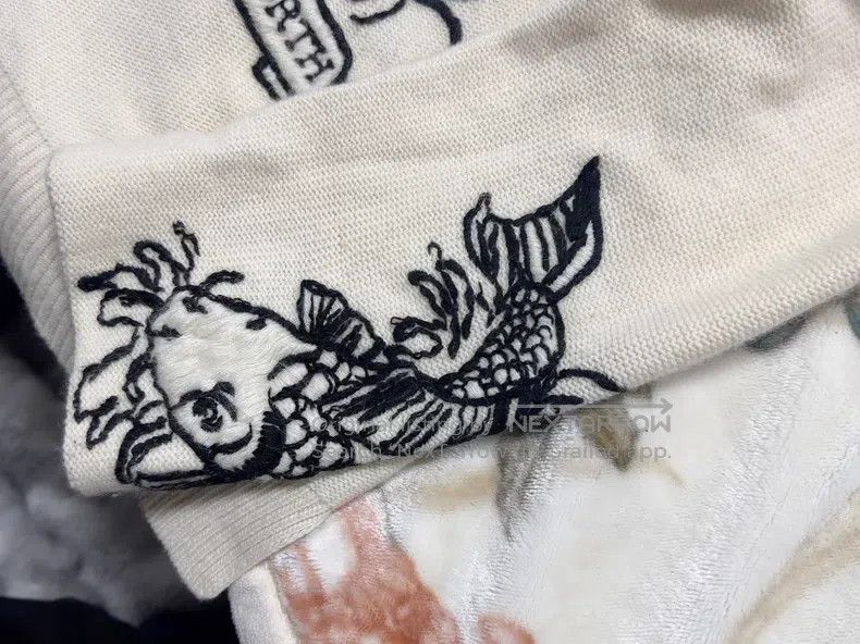 Valentino Valentino Embroidery style graffiti sweater Size XL / US 12-14 / IT 48-50 - 4 Thumbnail