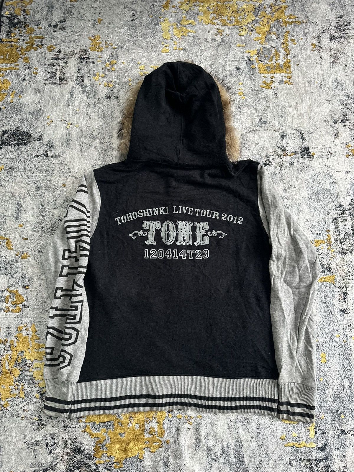 20471120 TOHOSHINKI LIVE TOUR TONE FUR HOODIE JACKET DUP KPOP Size US M / EU 48-50 / 2 - 2 Thumbnail