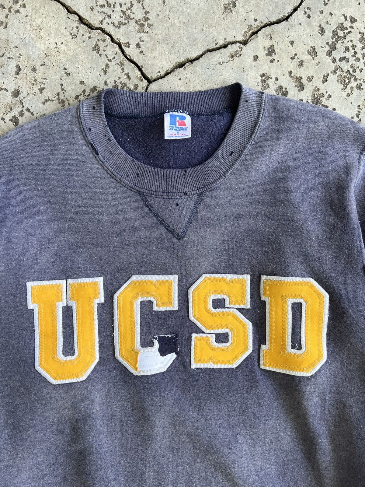 Russell Athletic Sun Faded 90s Russell Athletic "UCSD" Sweater Distressed ERD Size US S / EU 44-46 / 1 - 6 Thumbnail