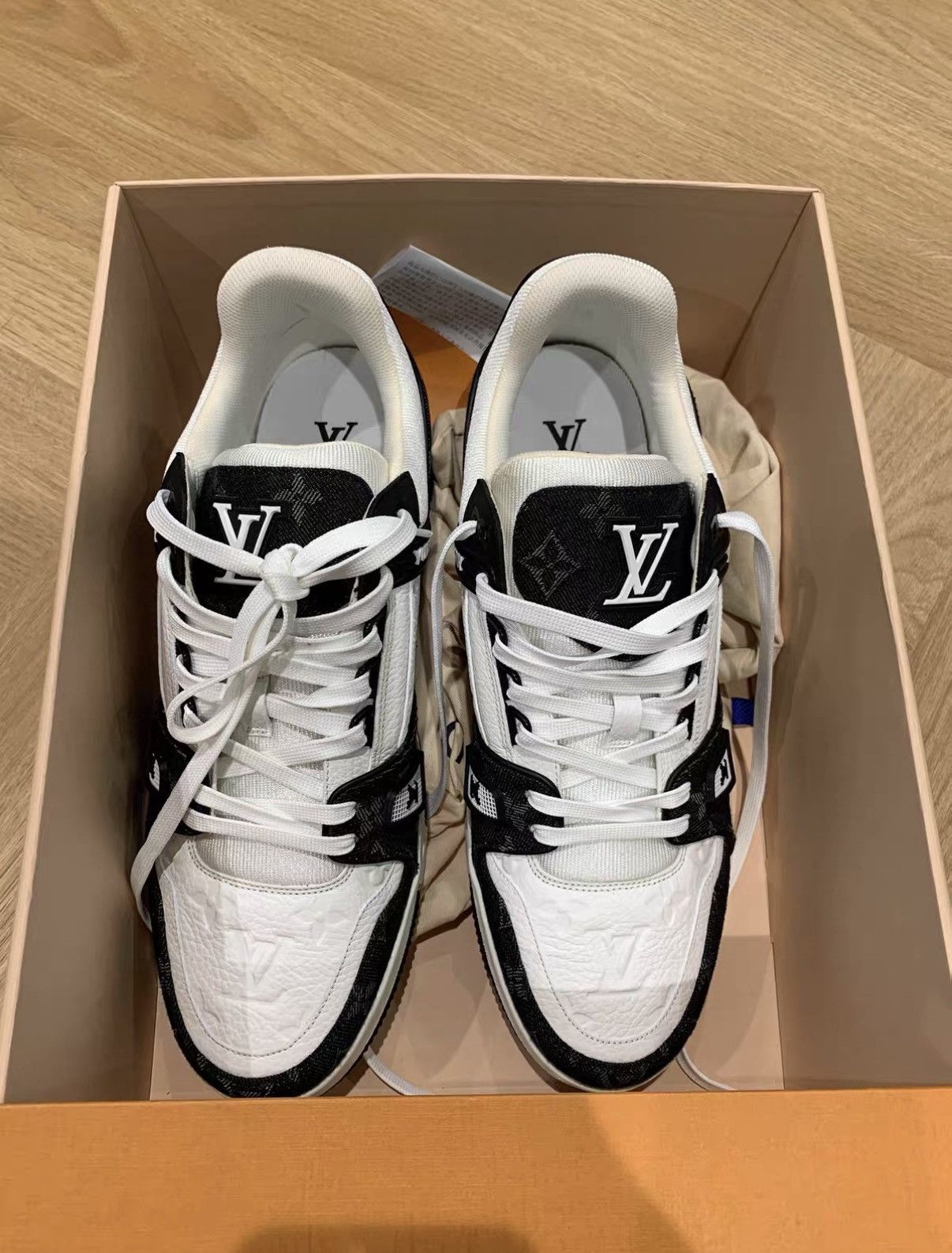 Louis Vuitton Louis Vuitton Trainer Black Denim J42 Size US 10.5 / EU 43-44 - 2 Thumbnail