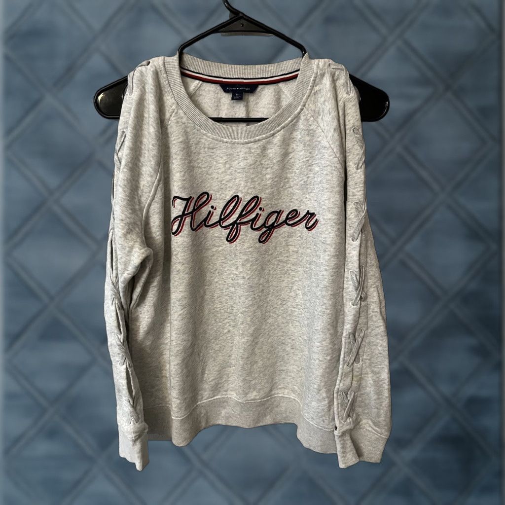 Tommy Hilfiger Tommy Hilfiger Spellout Laced Up Long Sleeves Gray Sweatshirt Women Size Medium Size M / US 6-8 / IT 42-44 - 1 Thumbnail