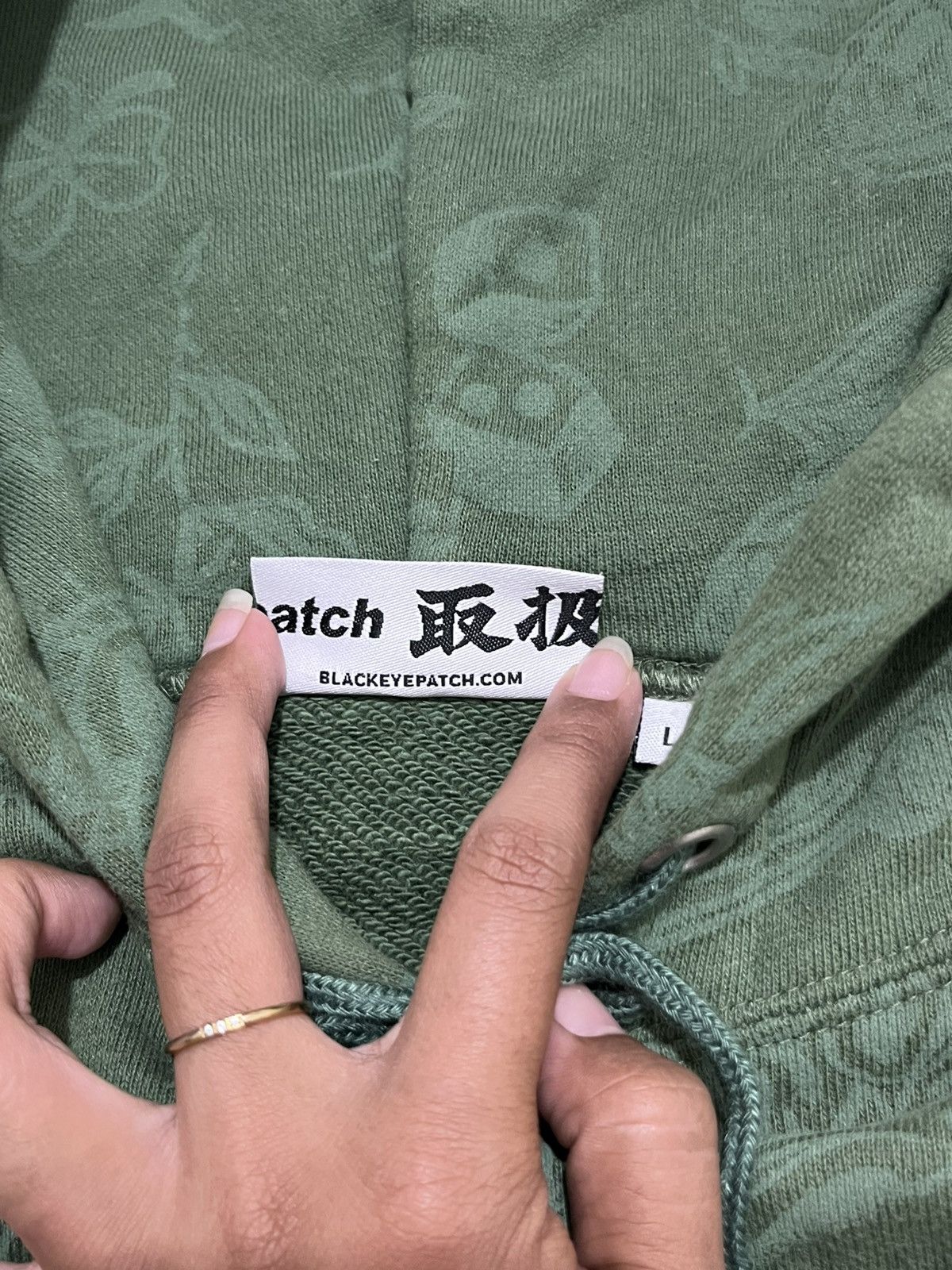 Other Black Eye Patch Green All Over Print Hoodie Japan Rare Size US L / EU 52-54 / 3 - 5 Thumbnail