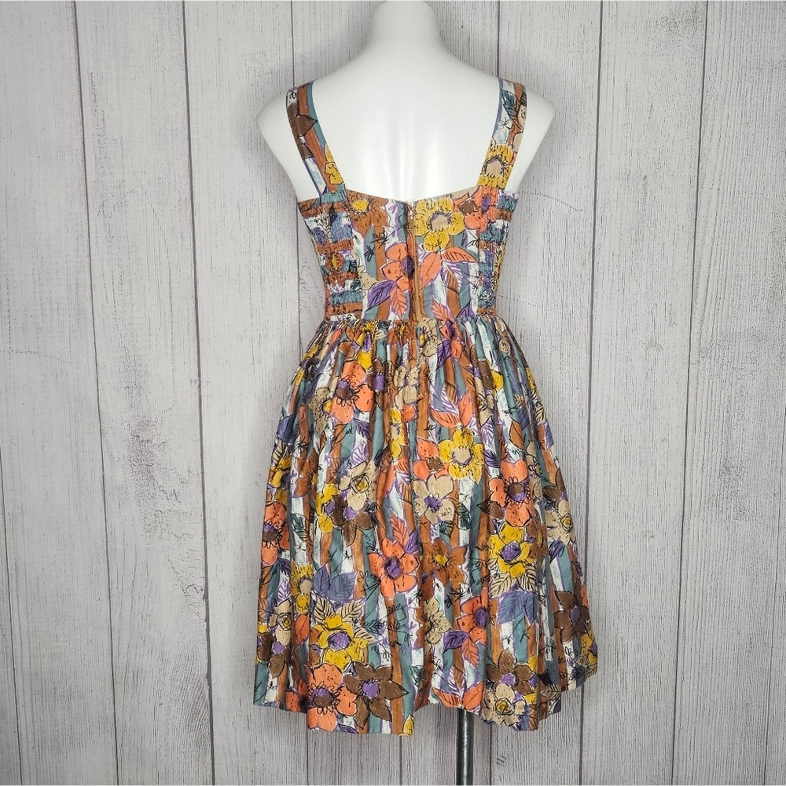 Vintage VTG 50s Candy Jones California Floral Smocked Sundress, sz S Size S / US 4 / IT 40 - 6 Thumbnail